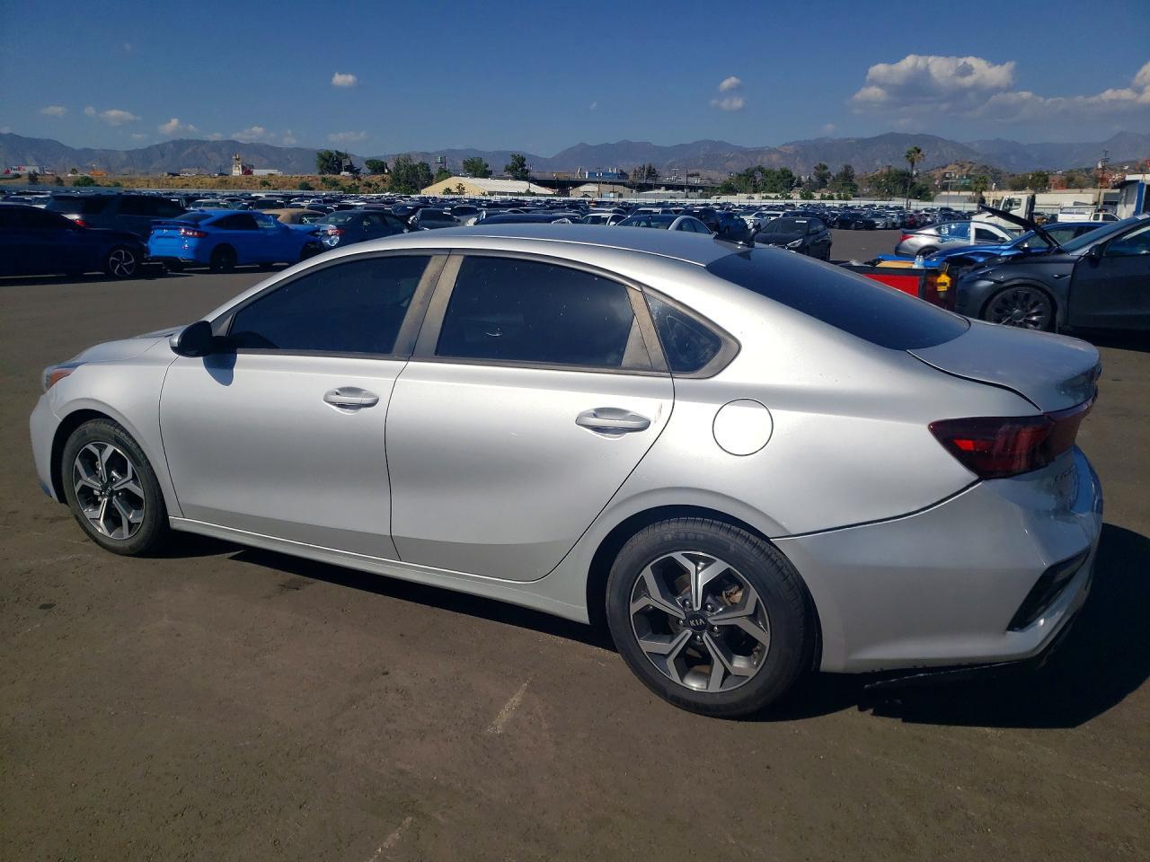 2019 Kia Forte Lxs - Фото 2
