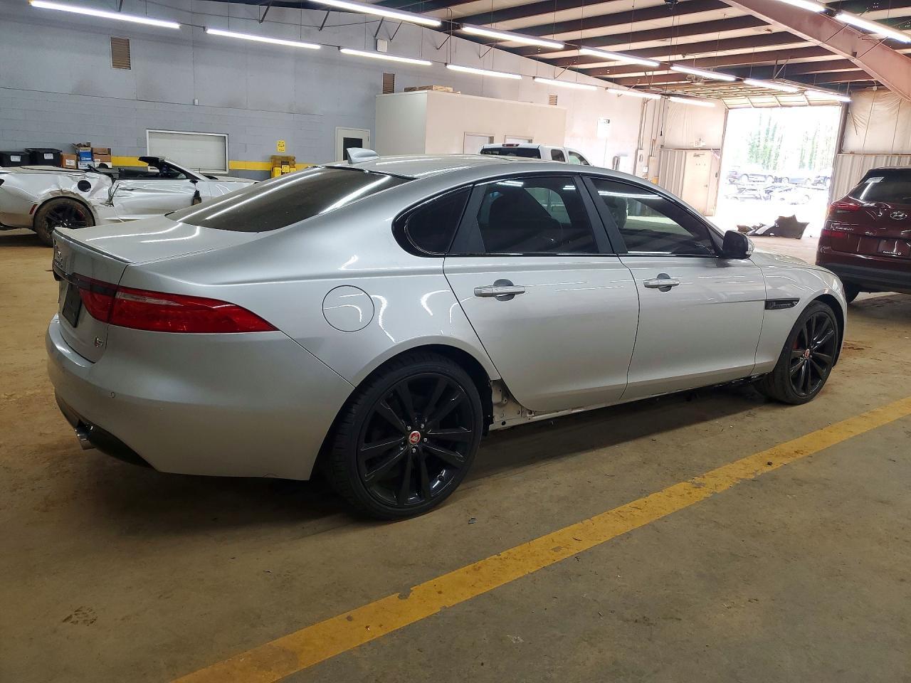 2018 Jaguar Xf S - Image 3