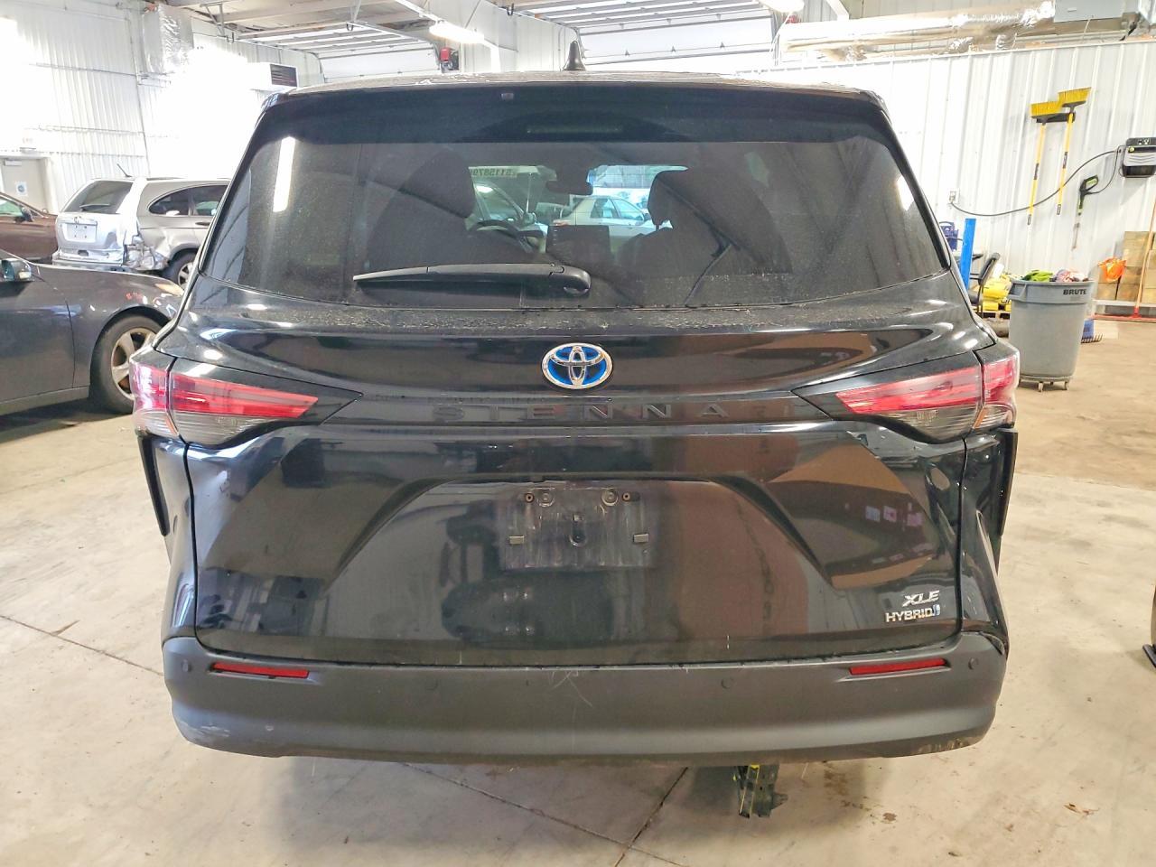 2022 Toyota Sienna Xle - Фото 6