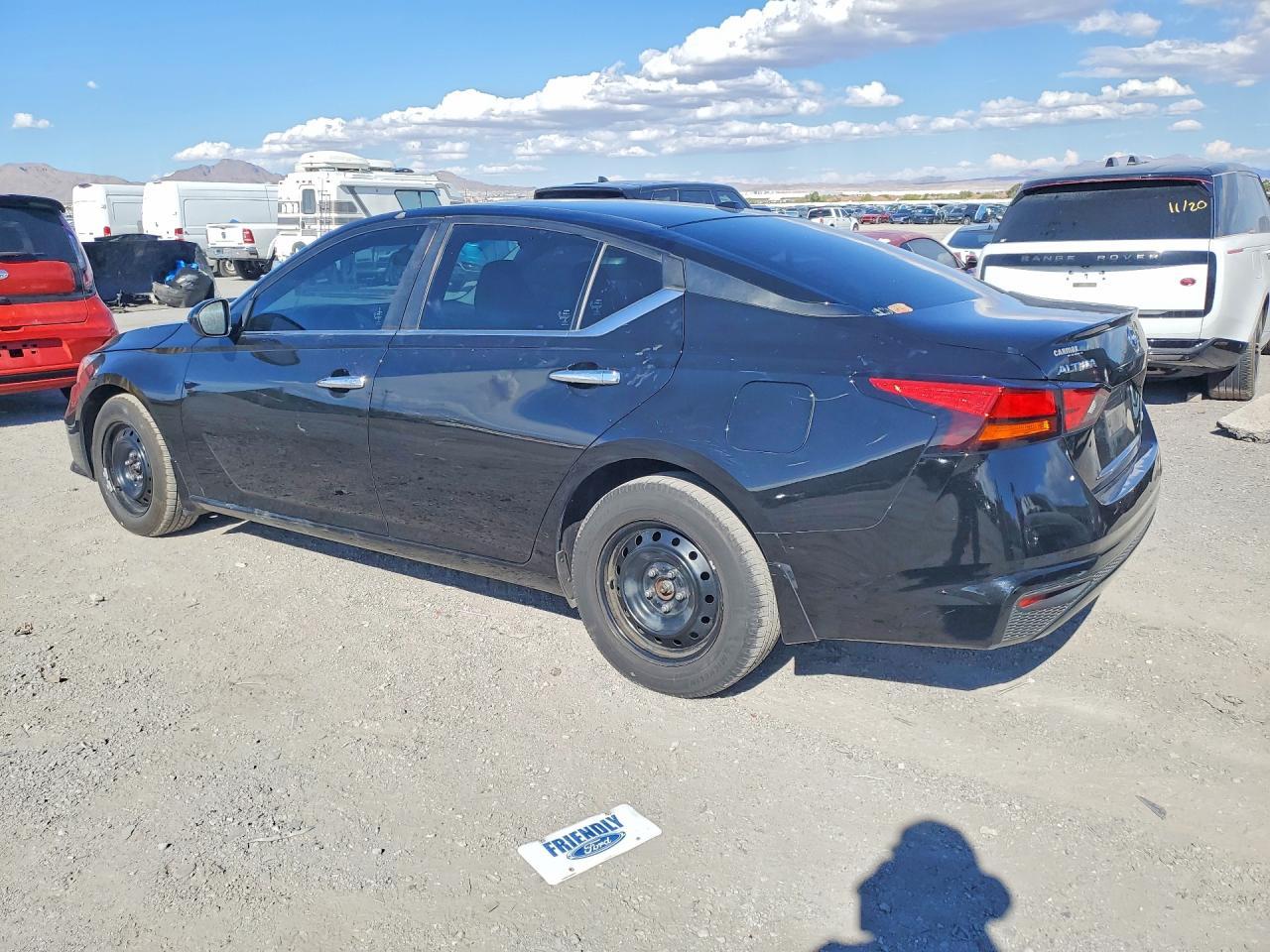 2019 Nissan Altima S - Фото 2