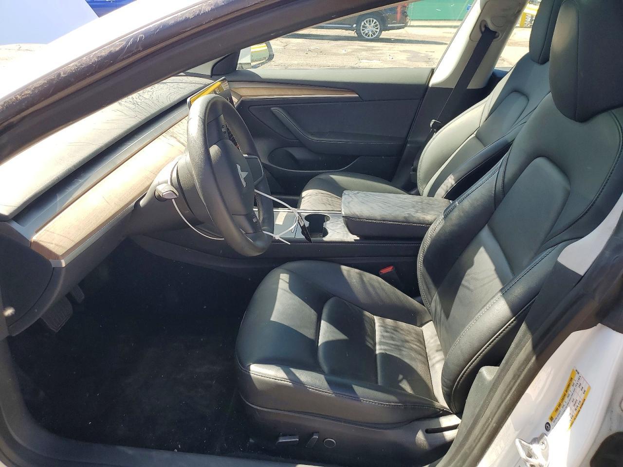 2023 Tesla Model 3 - Image 7