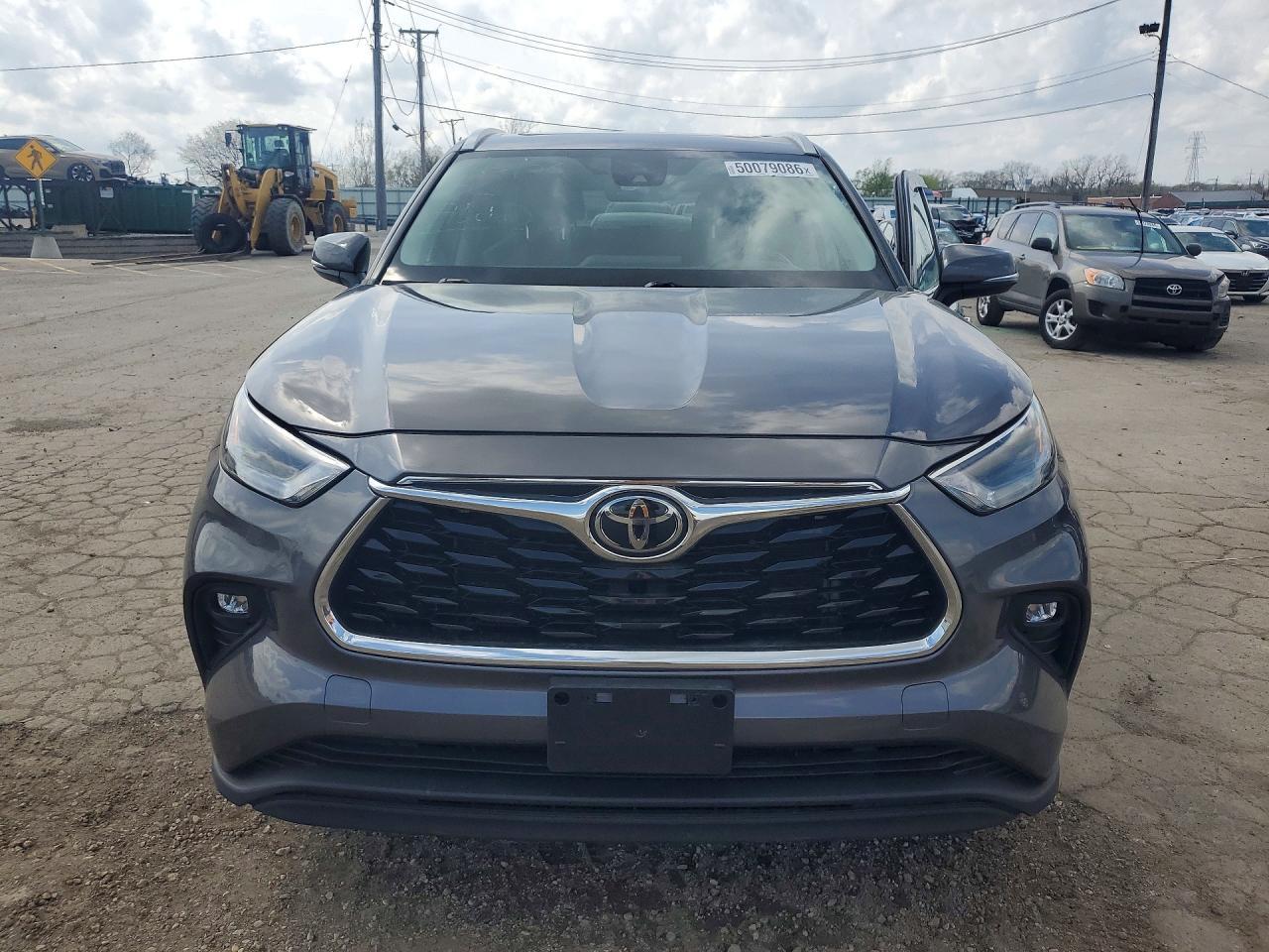 2022 Toyota Highlander Xle - Image 5