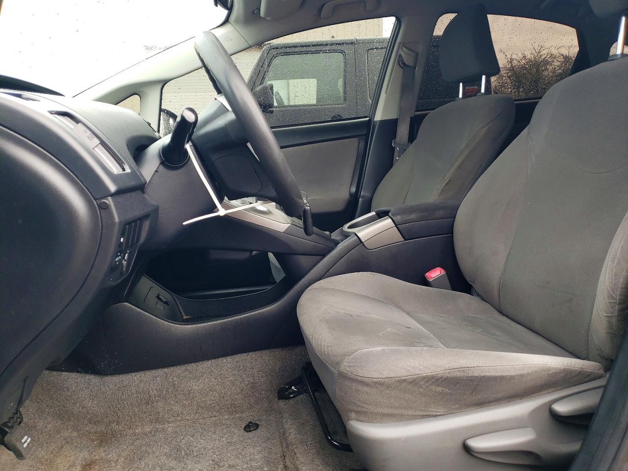 2013 Toyota Prius Two - Фото 7