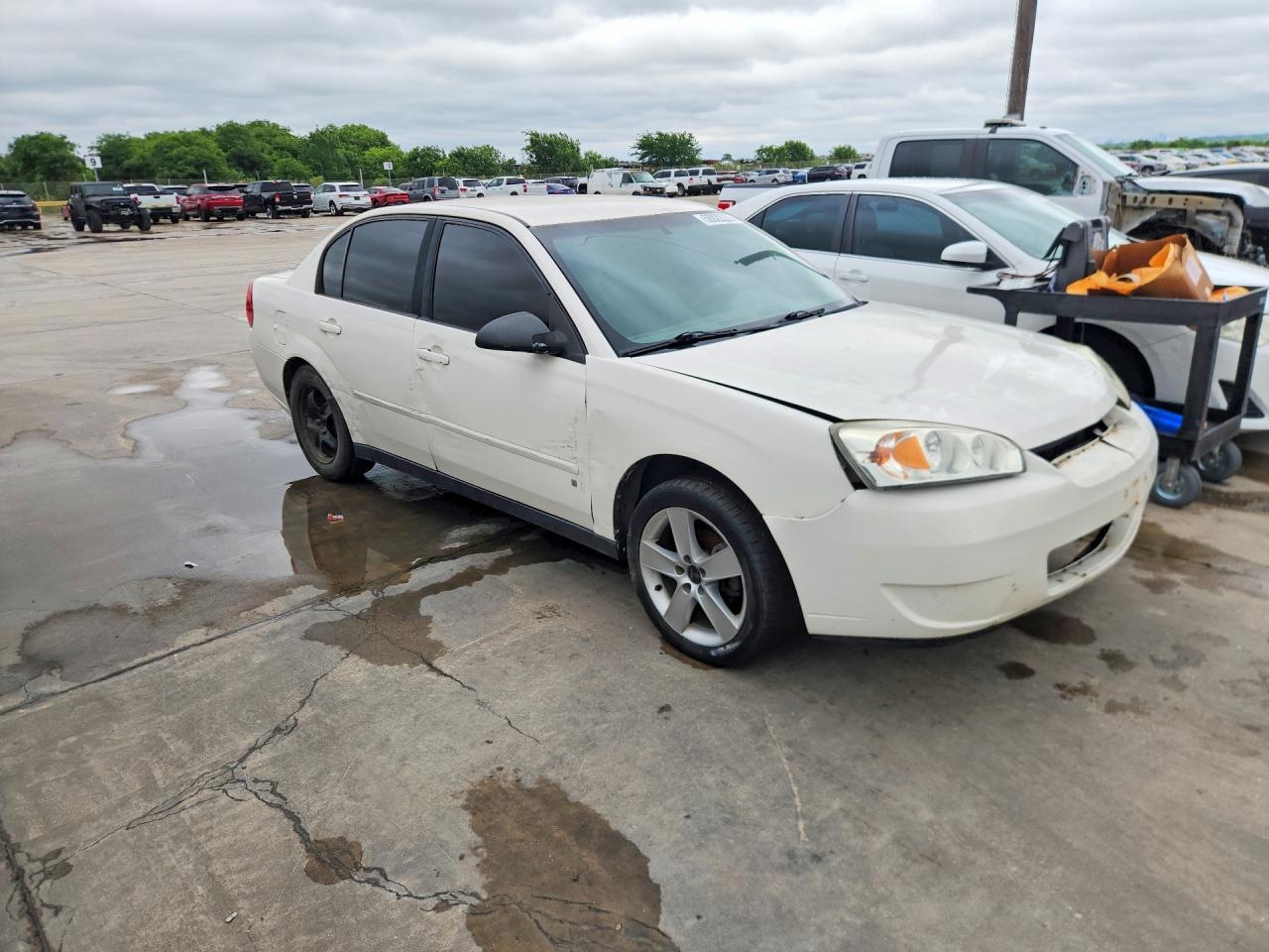 2008 Chevrolet Malibu Ls - Image 4