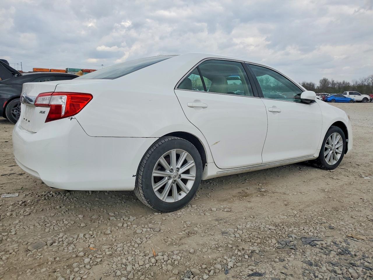 2012 Toyota Camry Xle - Фото 3