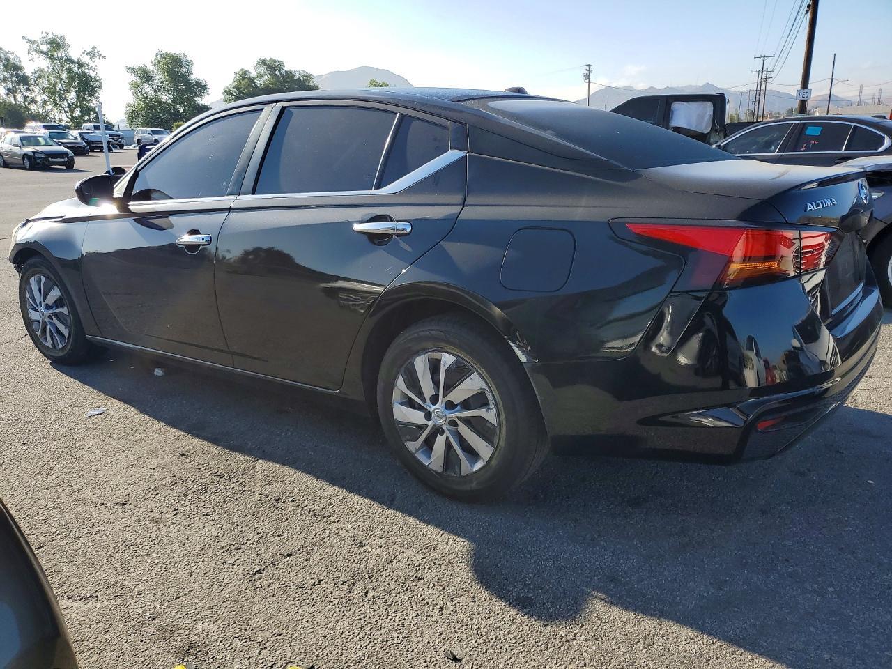 2020 Nissan Altima 2.5 S - Фото 2