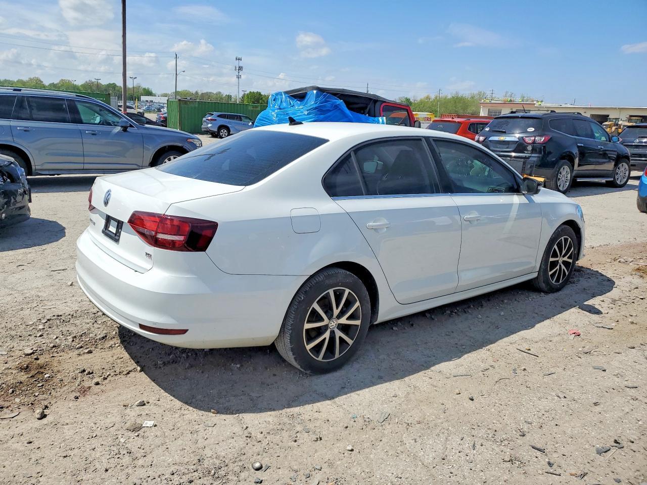 2018 Volkswagen Jetta Se - Image 3