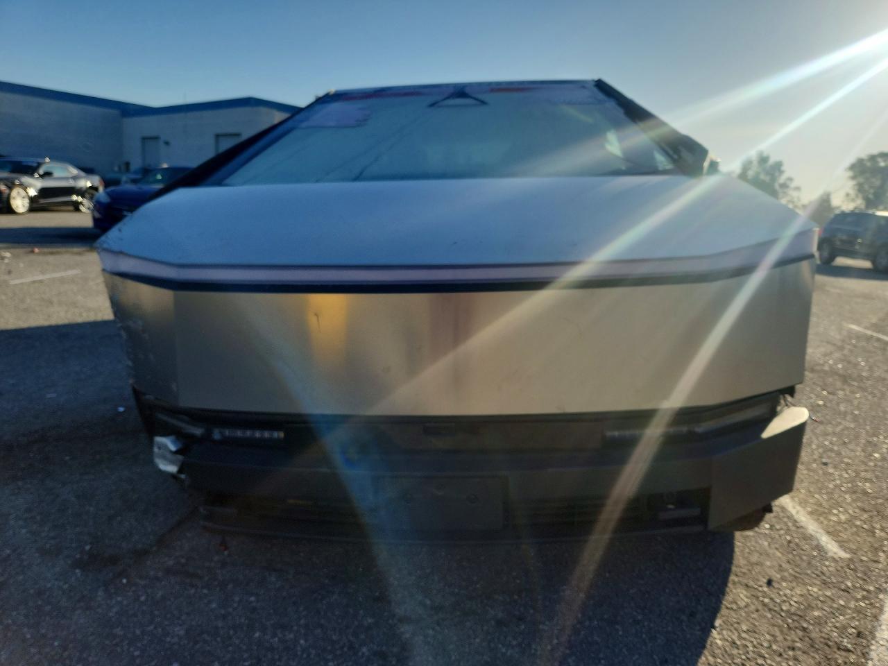 2025 Tesla Cybertruck - Фото 5
