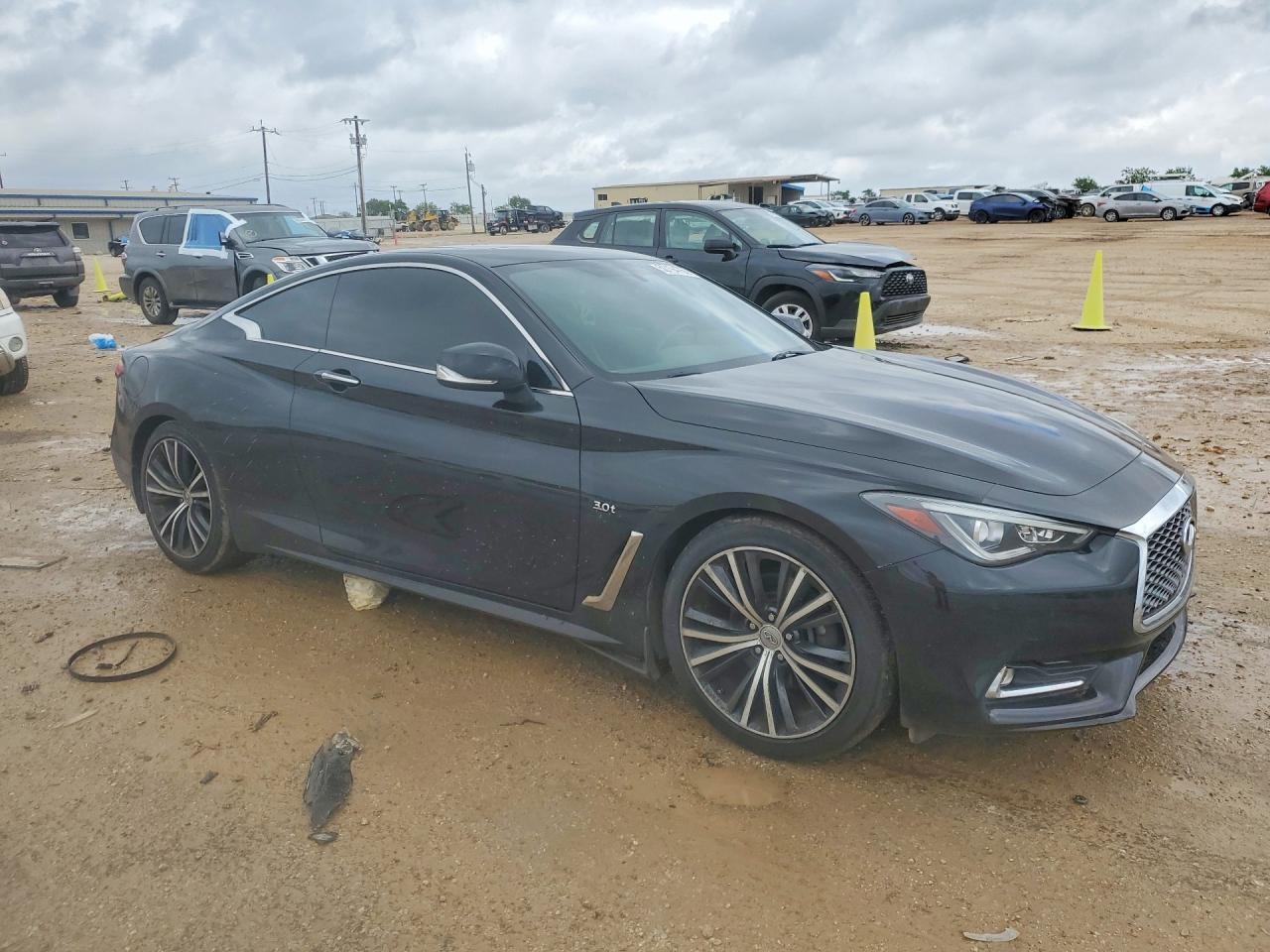 2018 Infiniti Q60 3.0T Luxe - Image 4