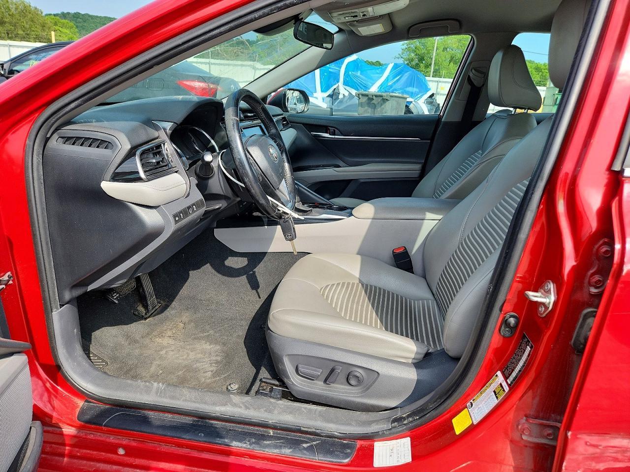 2020 Toyota Camry Se - Фото 7