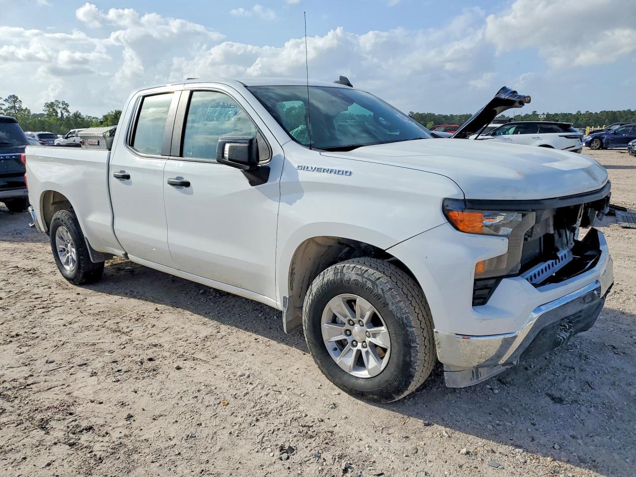 2023 Chevrolet Silverado C1500 - Фото 4