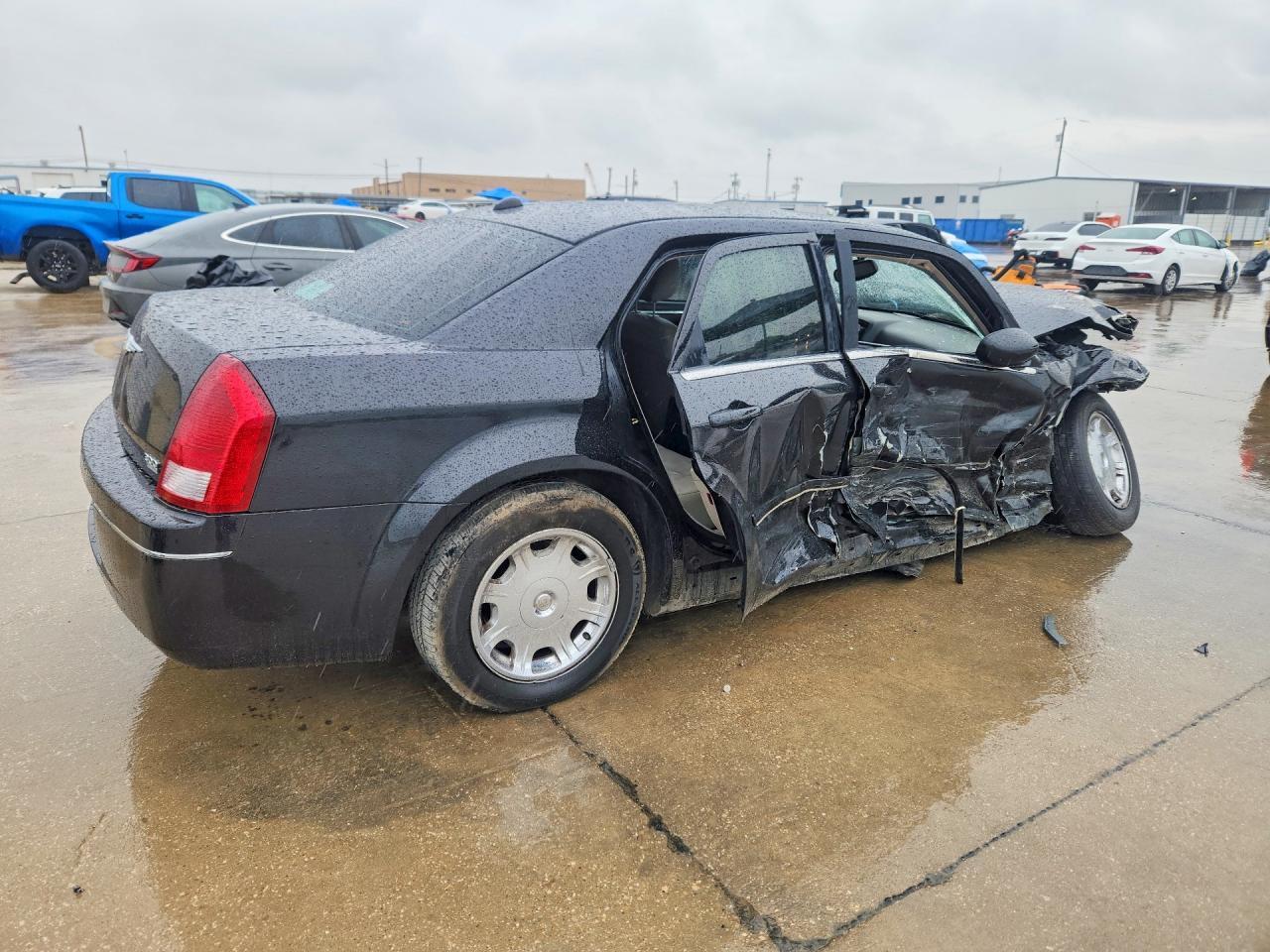 2005 Chrysler 300 Touring - Image 3