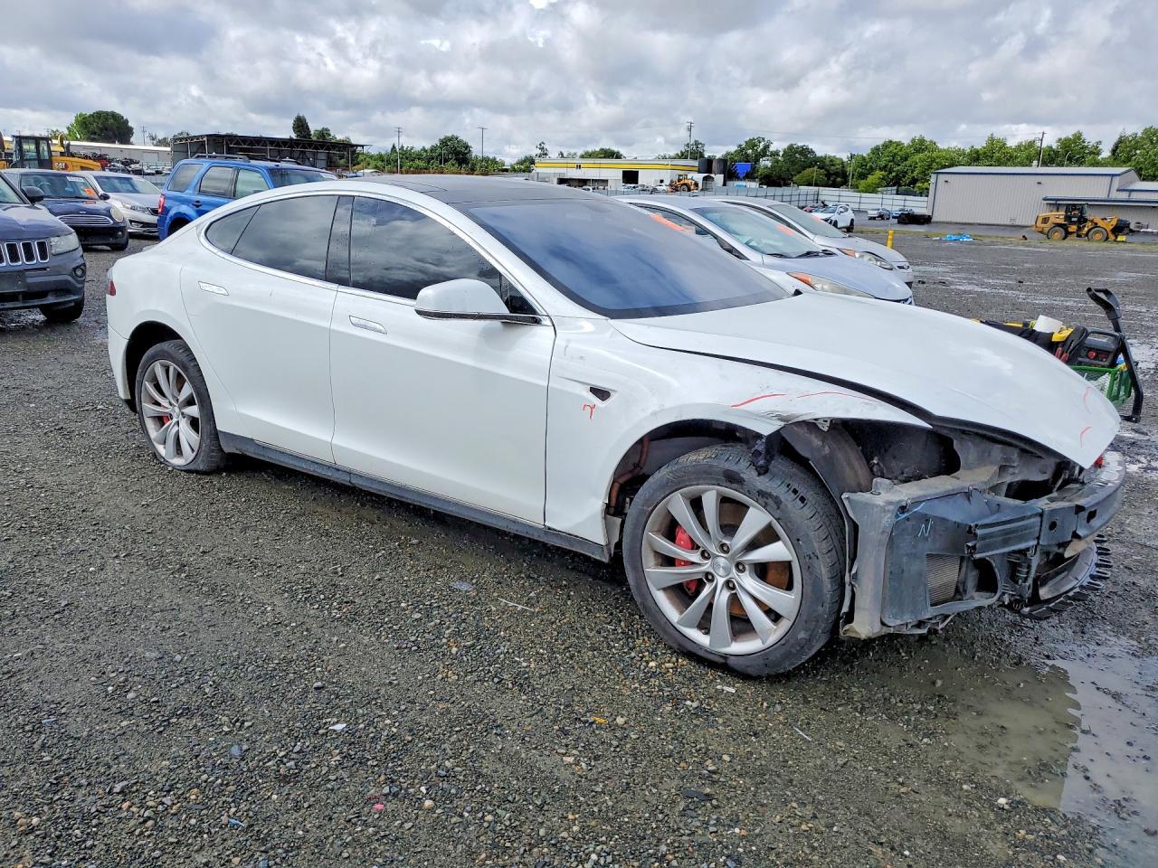 2014 Tesla Model S - Фото 4