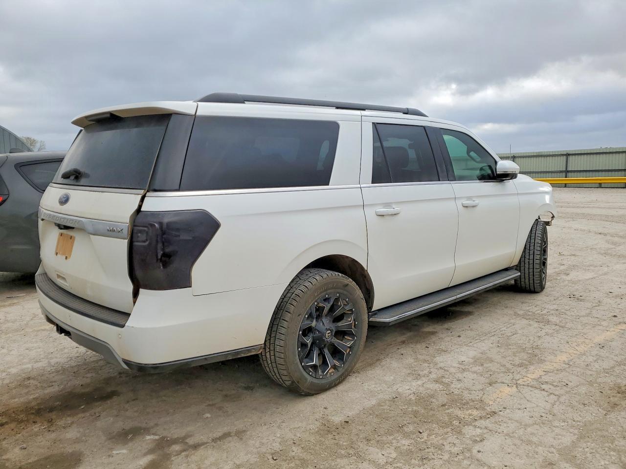 2019 Ford Expedition Max Xlt - Image 3