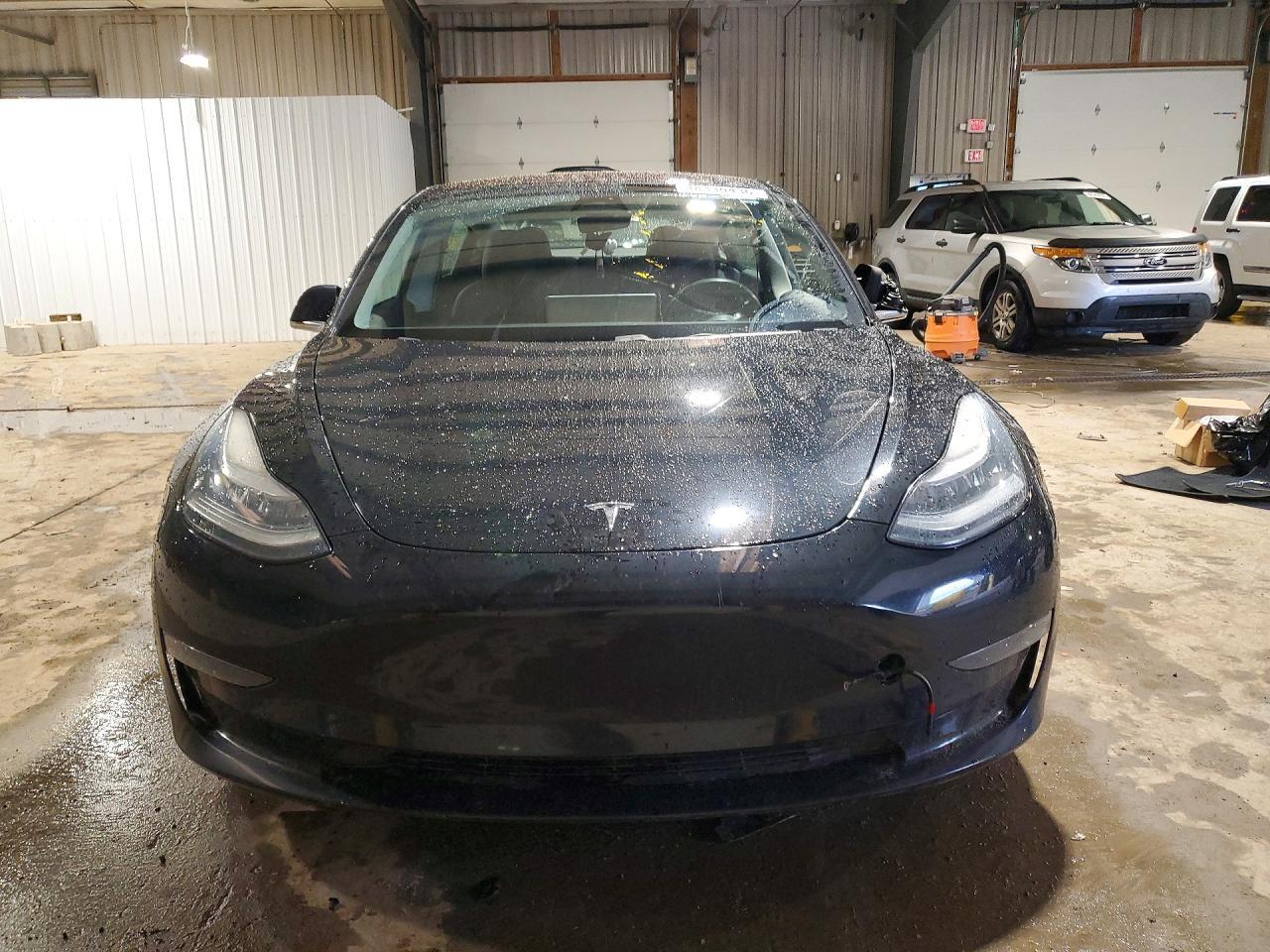2018 Tesla Model 3 - Фото 5