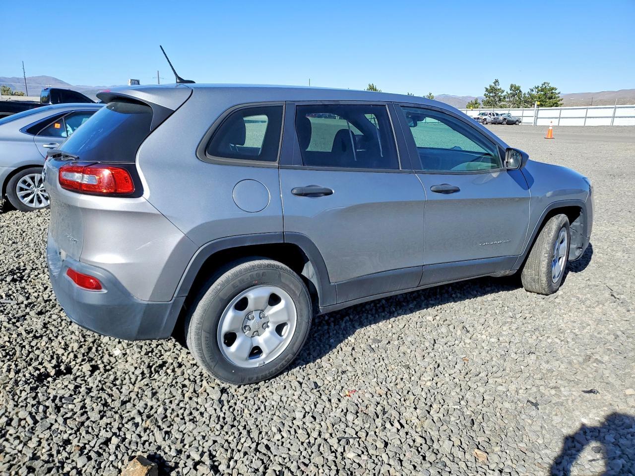 2016 Jeep Cherokee Sport - Image 3