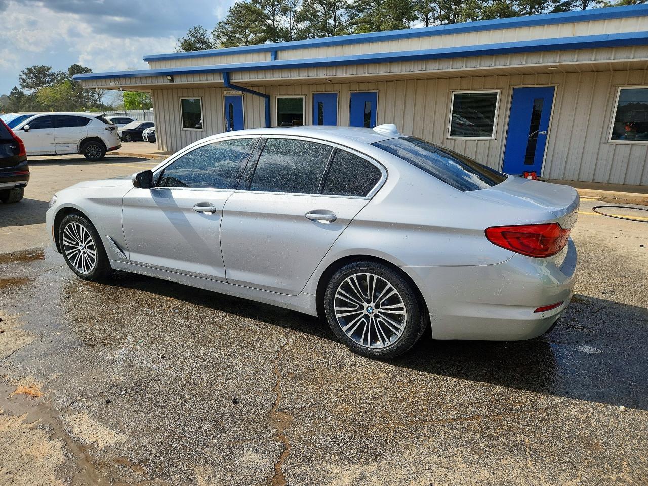 2019 BMW 530 I - Image 2