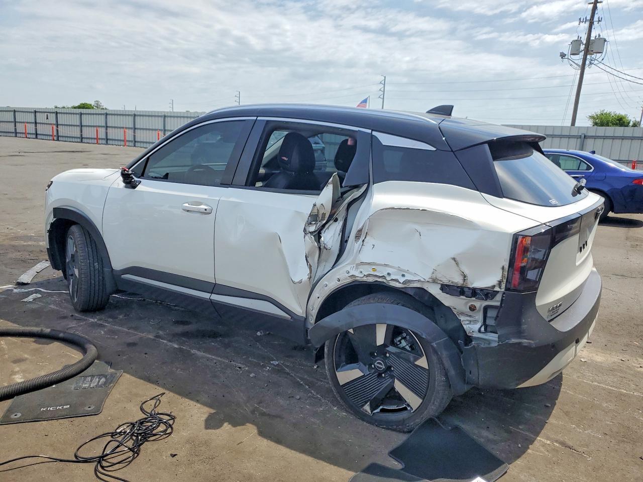 2025 Nissan Kicks Sr - Фото 2