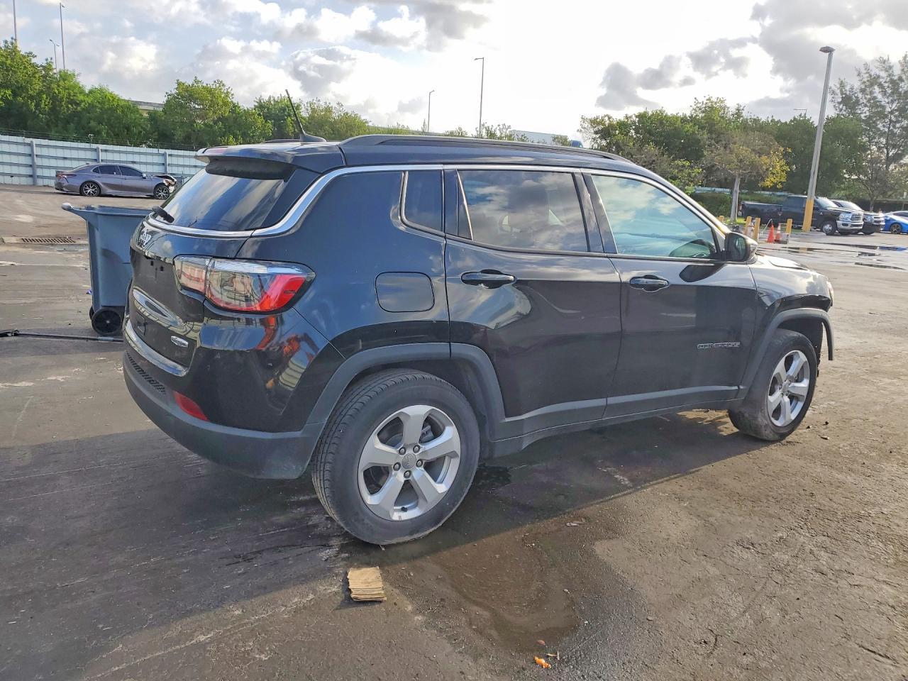 2021 Jeep Compass Latitude - Фото 3
