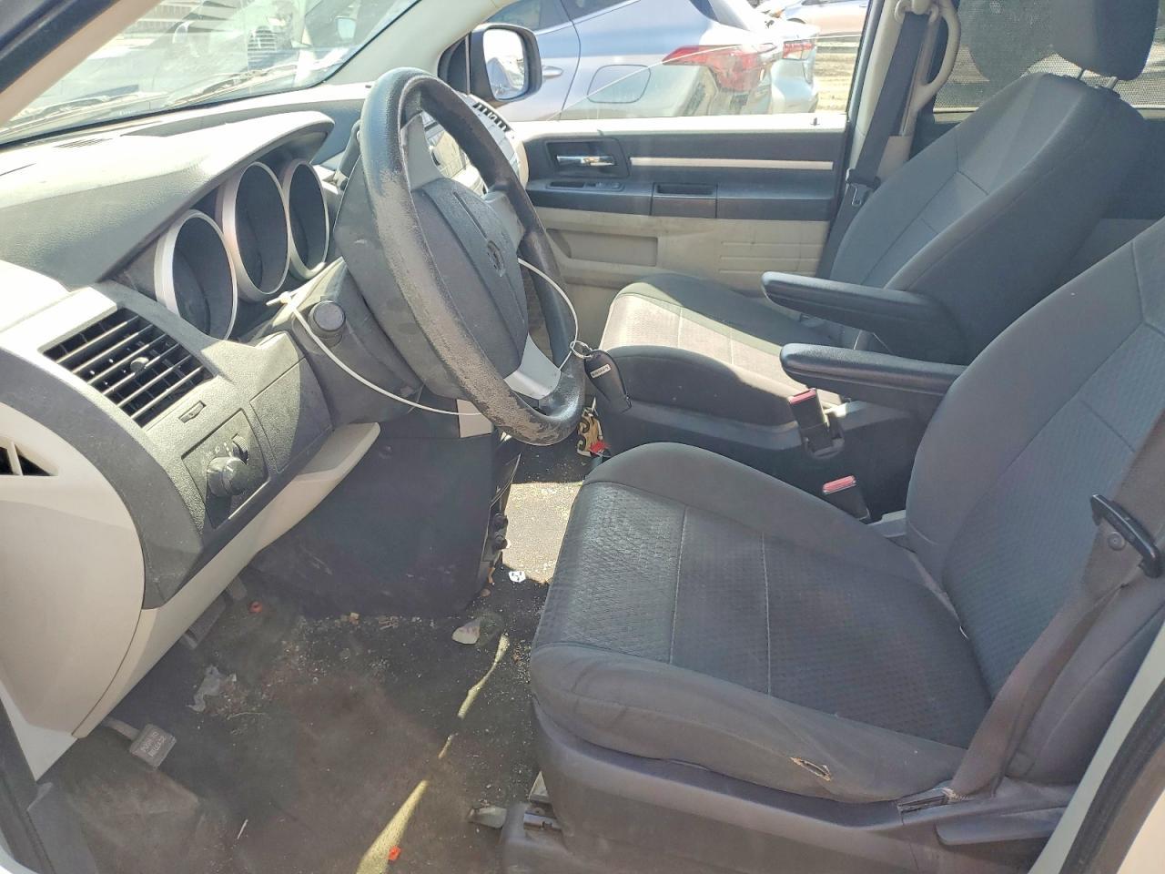 2010 Dodge Grand Caravan Se - Image 7