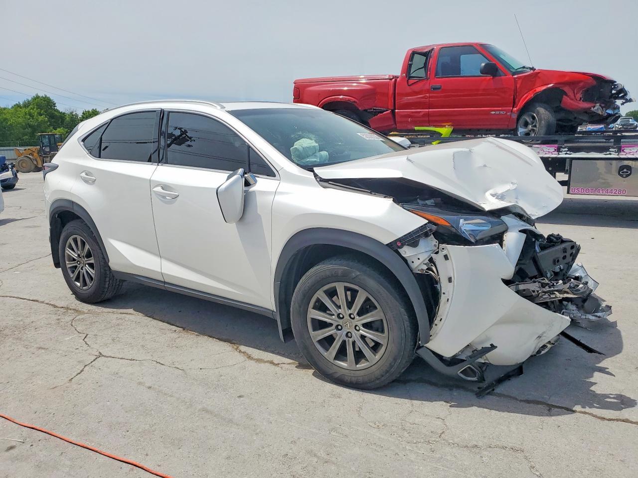 2017 Lexus Nx 200T Base - Фото 4