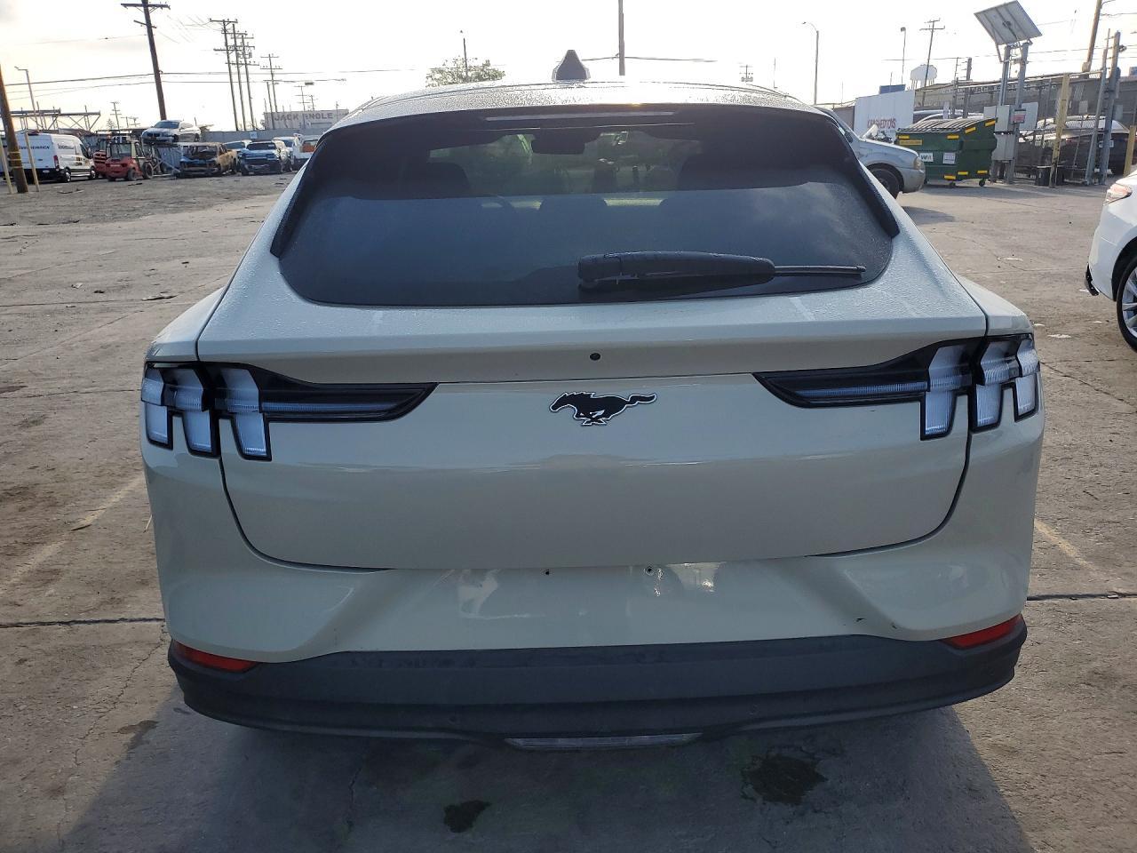 2025 Ford Mustang Mach-E Premium - Фото 6
