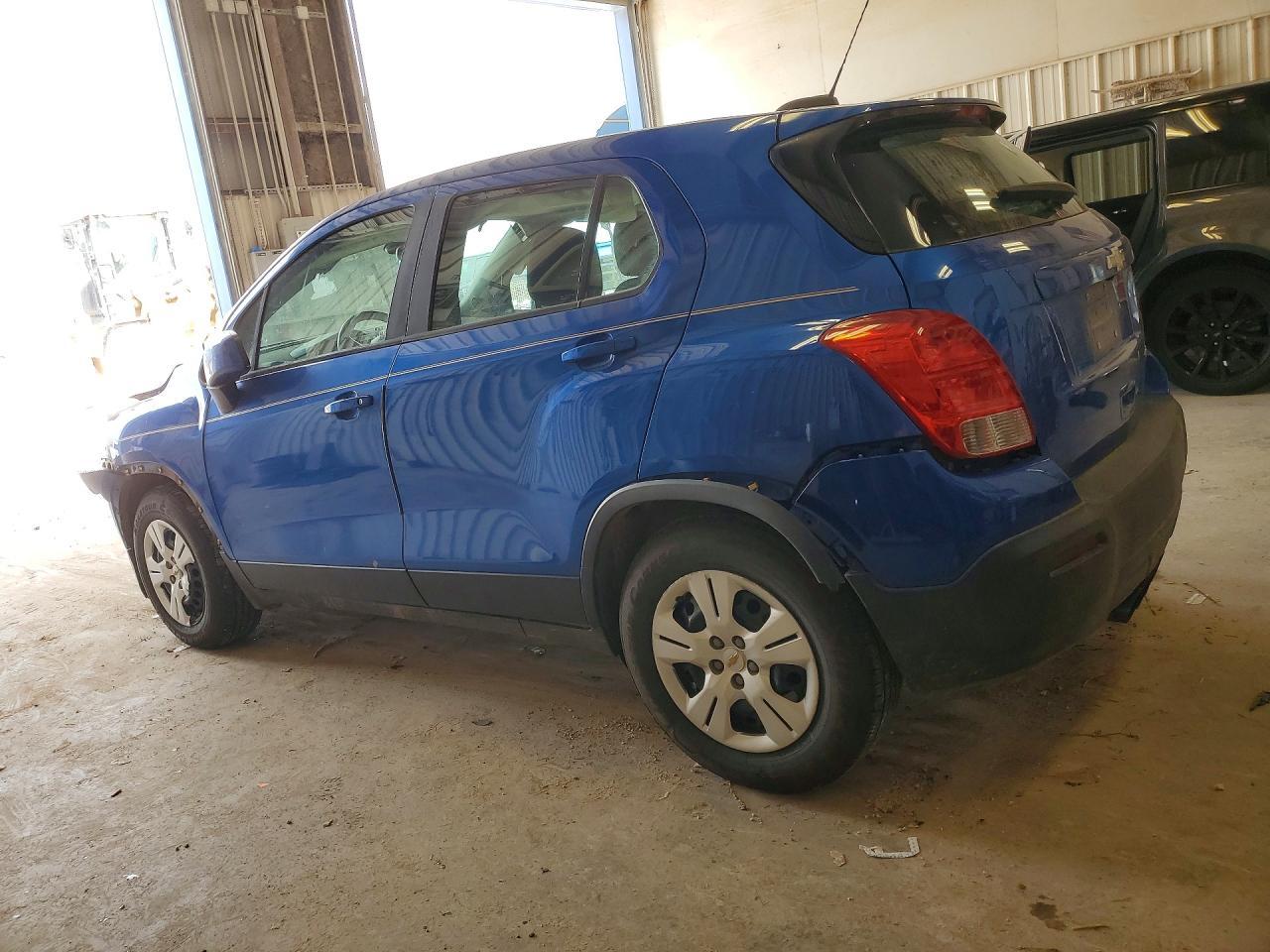 2016 Chevrolet Trax Ls - Image 2