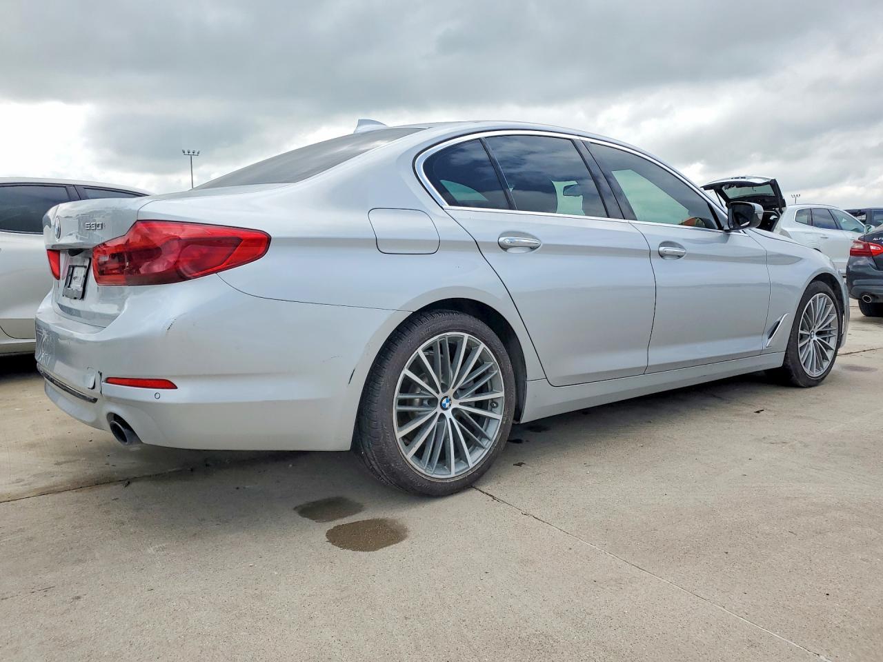 2017 BMW 530 I - Фото 3