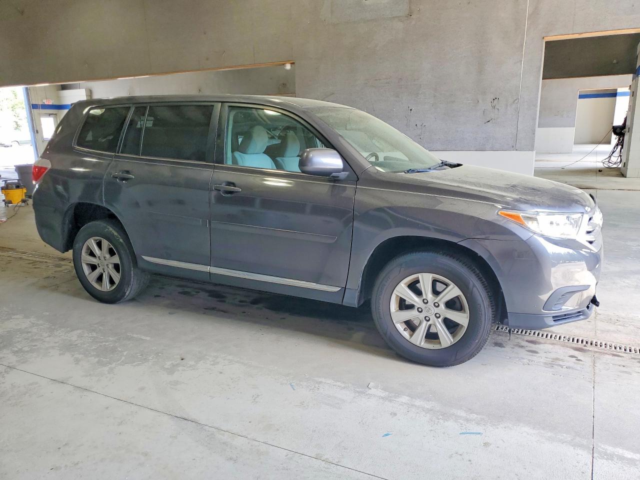 2013 Toyota Highlander Base - Фото 4