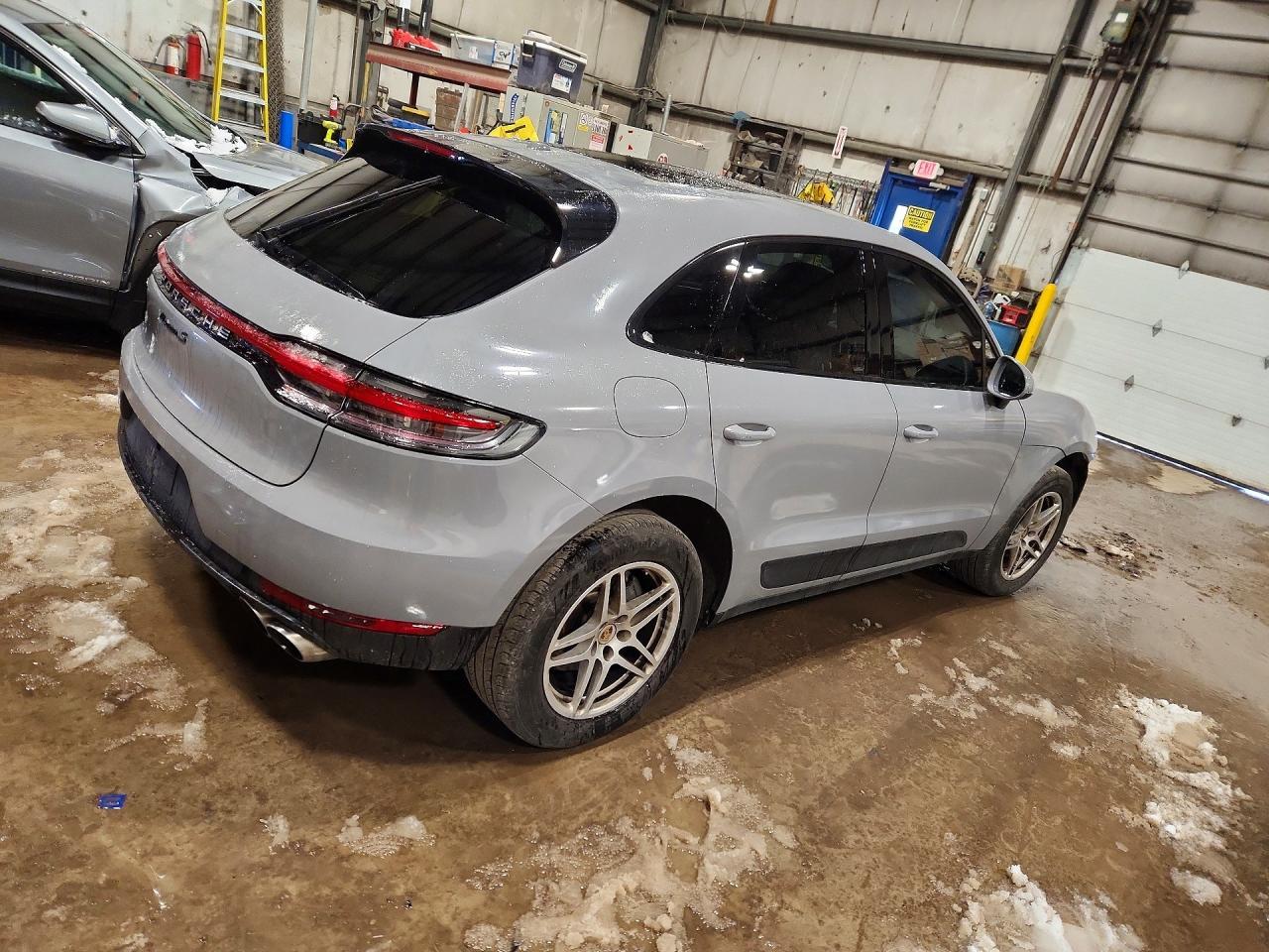2021 Porsche Macan S - Image 3