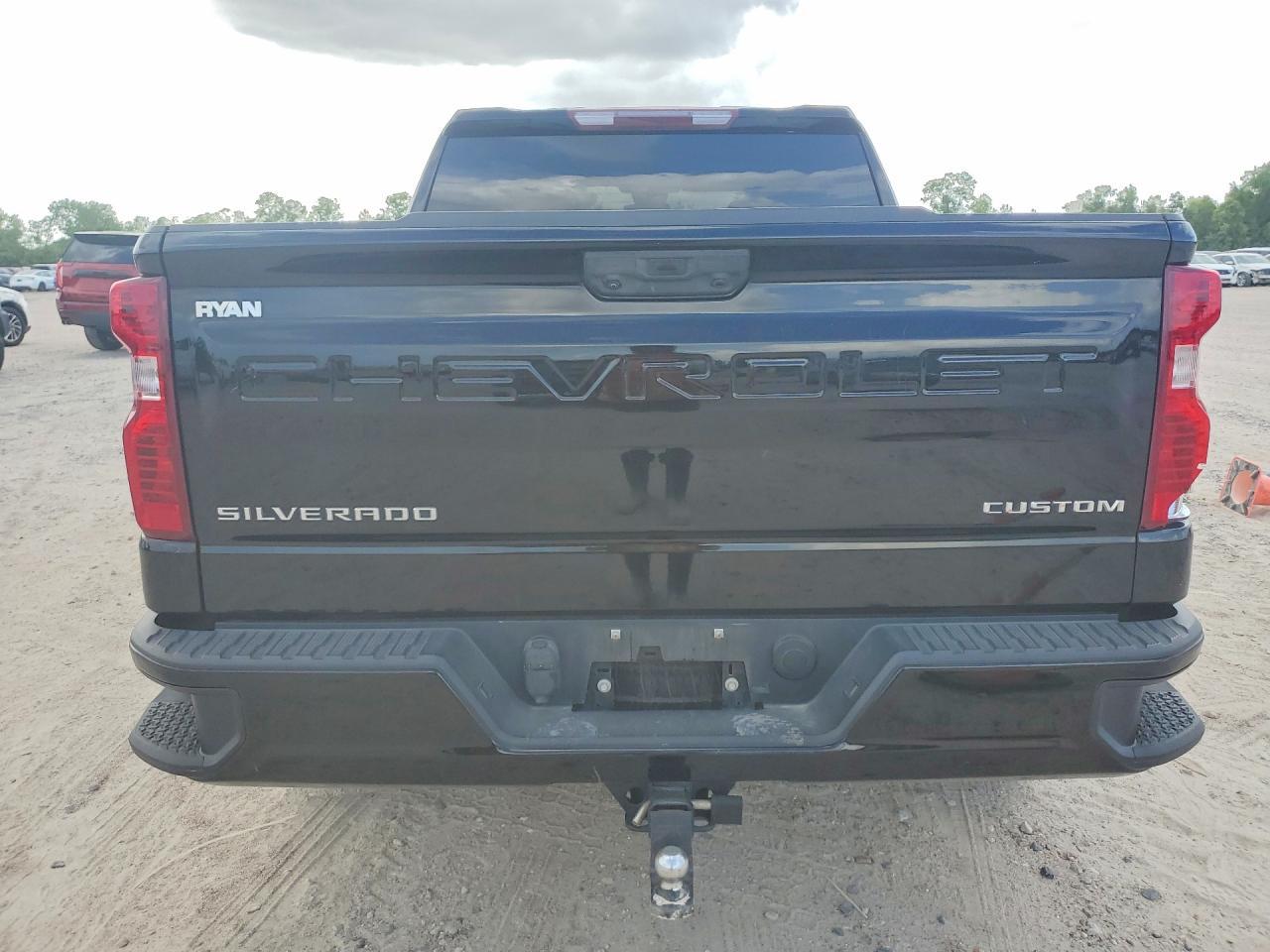 2023 Chevrolet Silverado K1500 Custom - Image 6