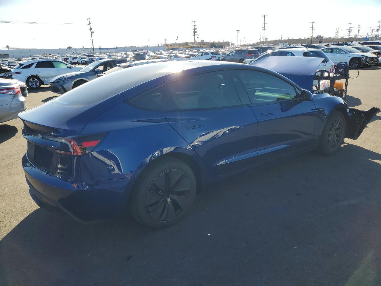 2025 Tesla Model 3 - Image 3