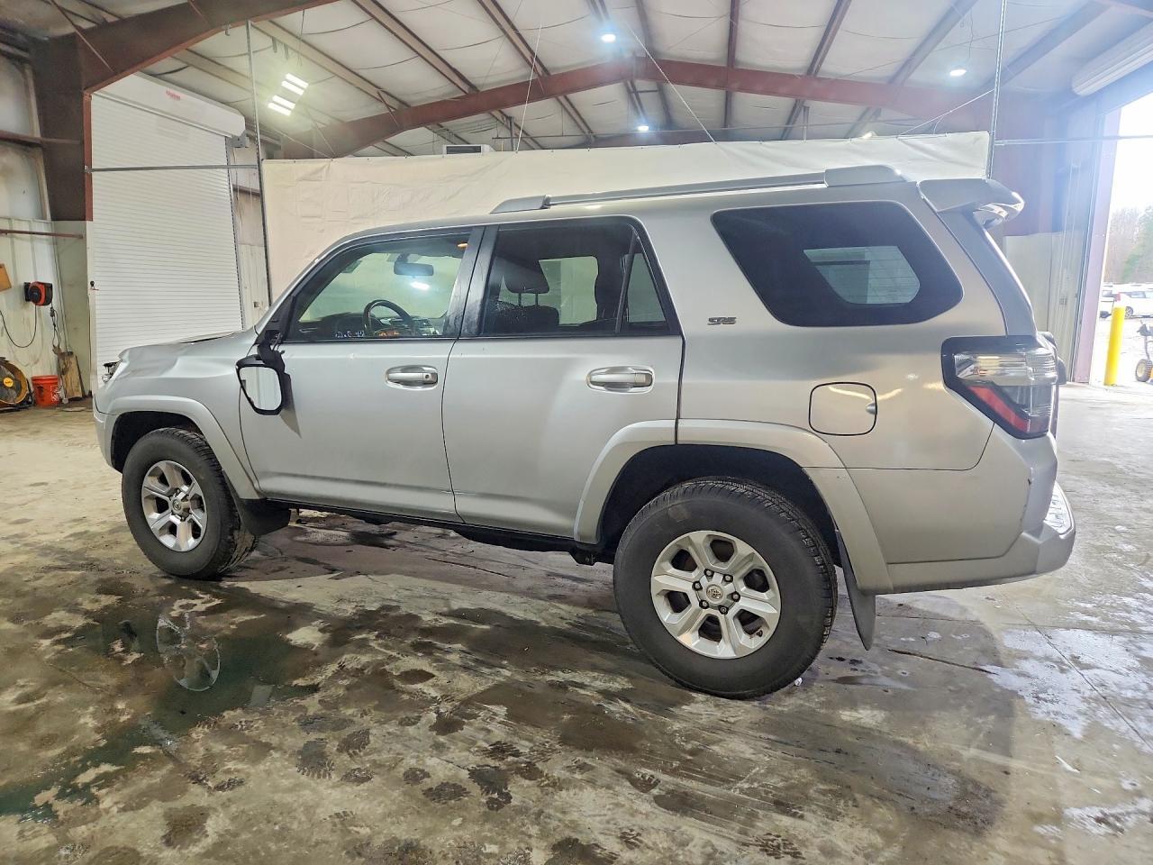 2014 Toyota 4Runner Sr5 - Image 2