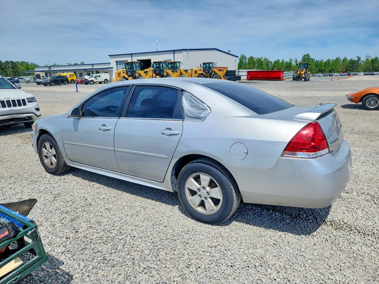 2011 Chevrolet Impala Lt - Image 2