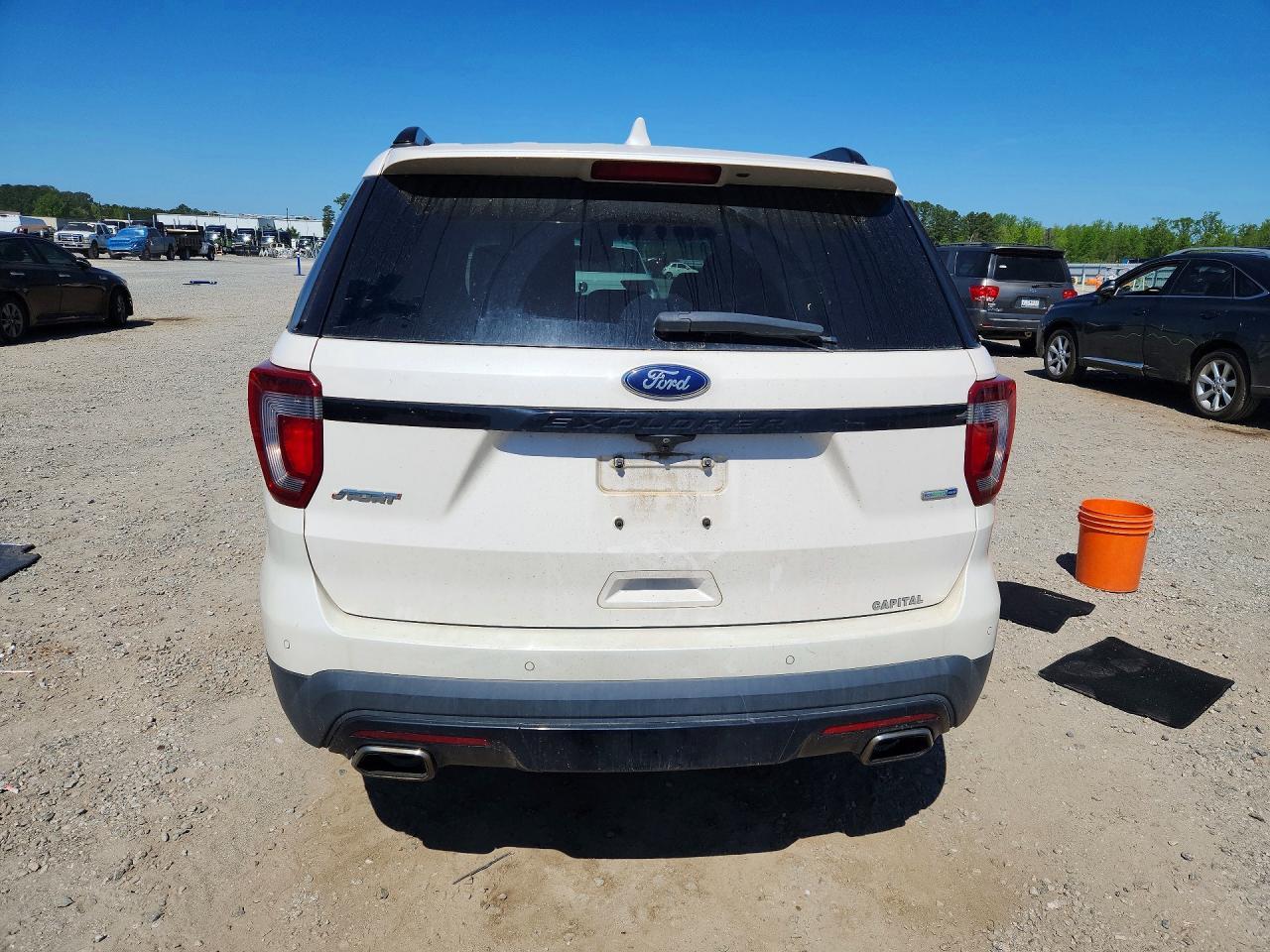 2017 Ford Explorer Sport - Image 3