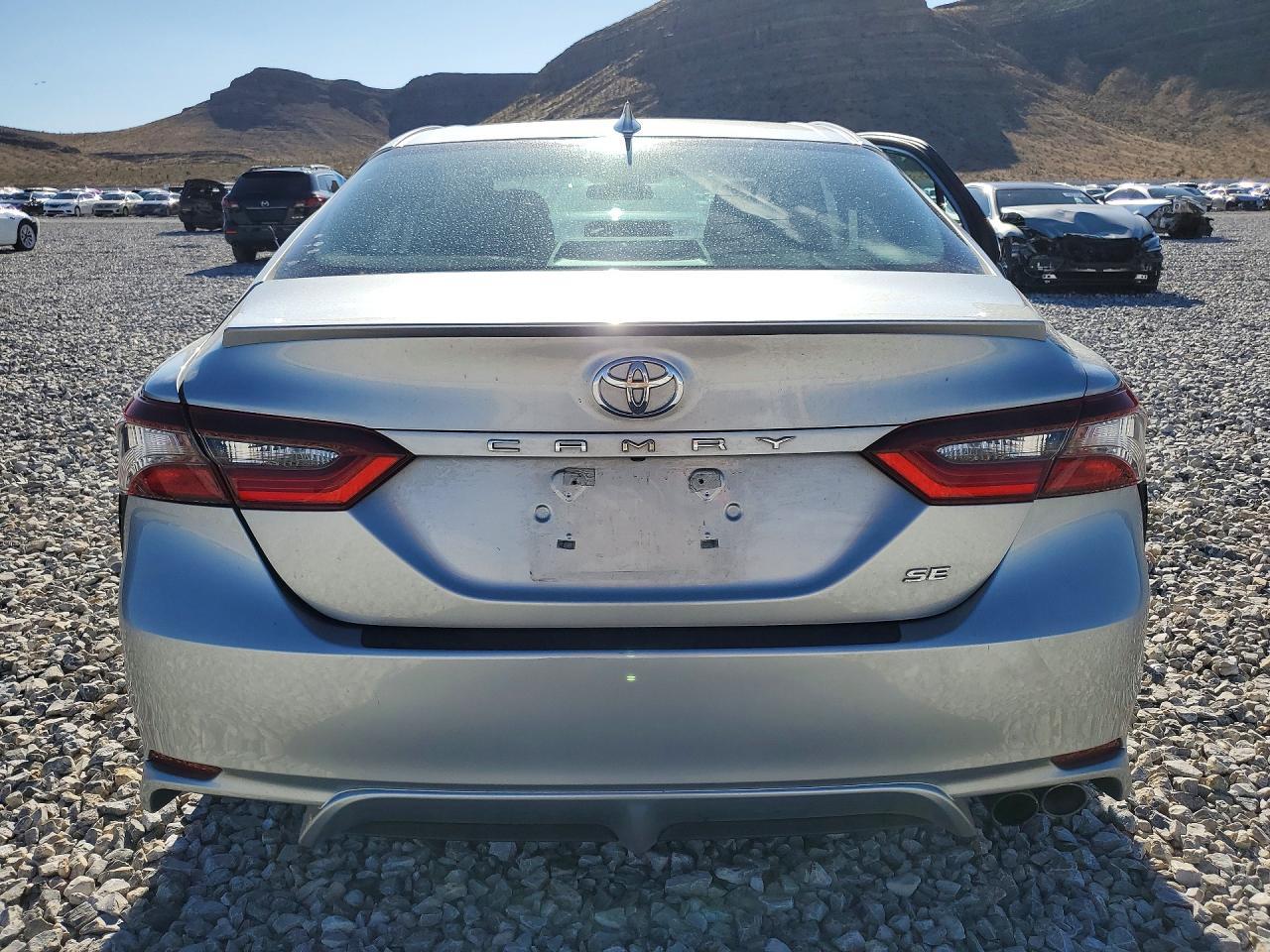2021 Toyota Camry Se - Фото 6
