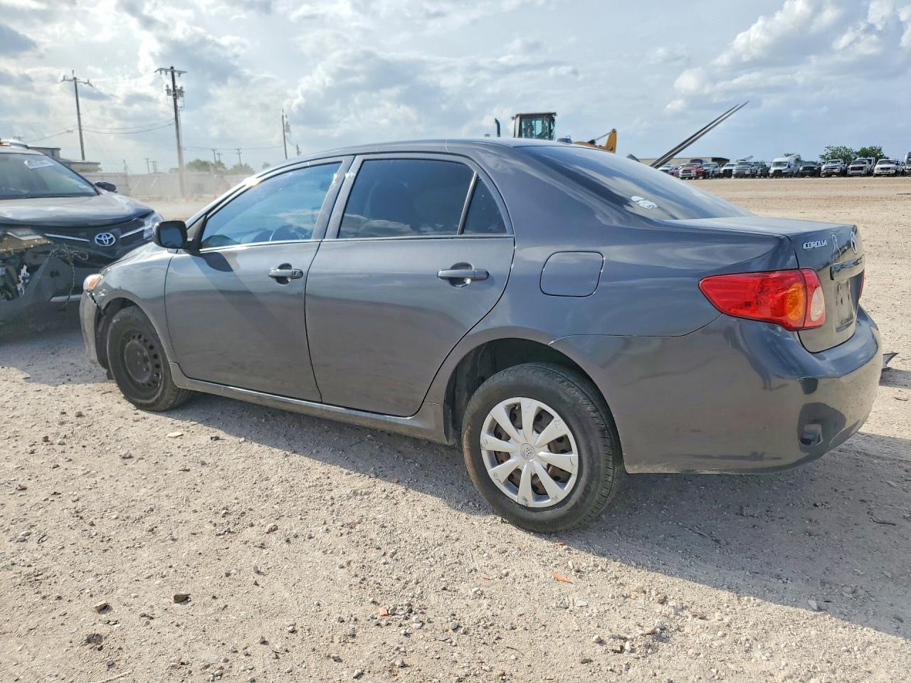 2009 Toyota Corolla Le - Image 2