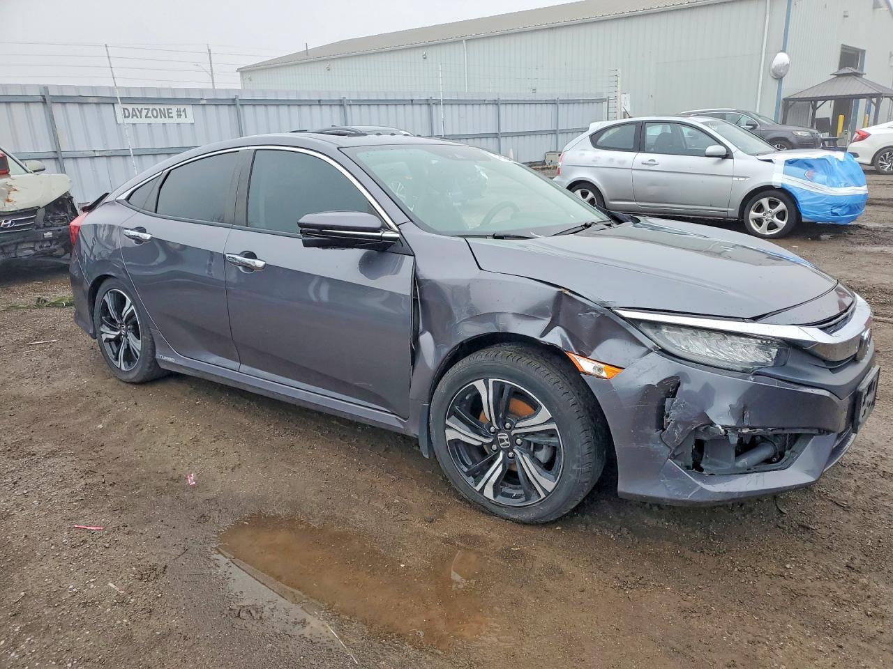 2018 Honda Civic Touring - Image 4