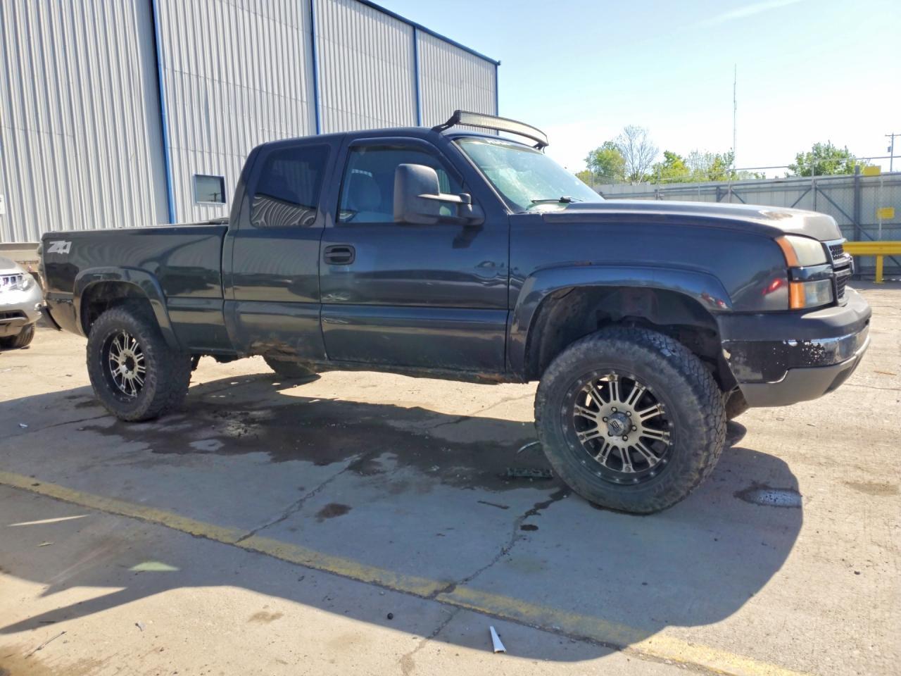 2005 Chevrolet Silverado K1500 - Image 4