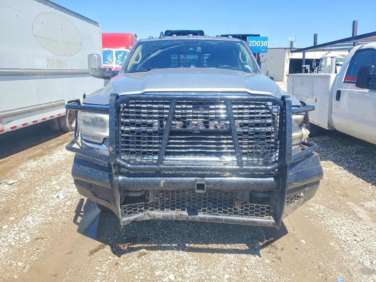 2022 Ram 3500 Laramie - Фото 5
