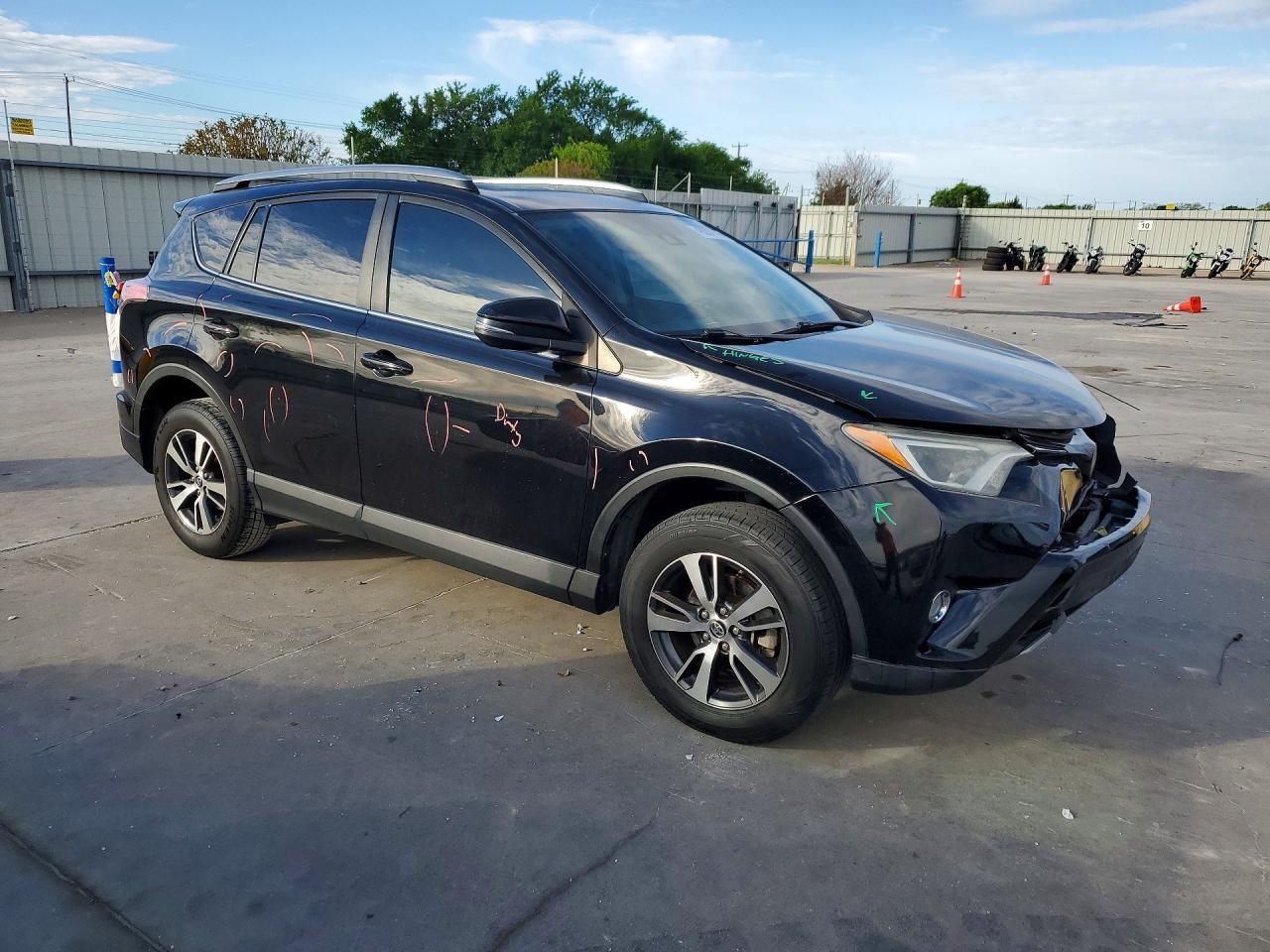 2018 Toyota Rav4 Xle - Фото 4