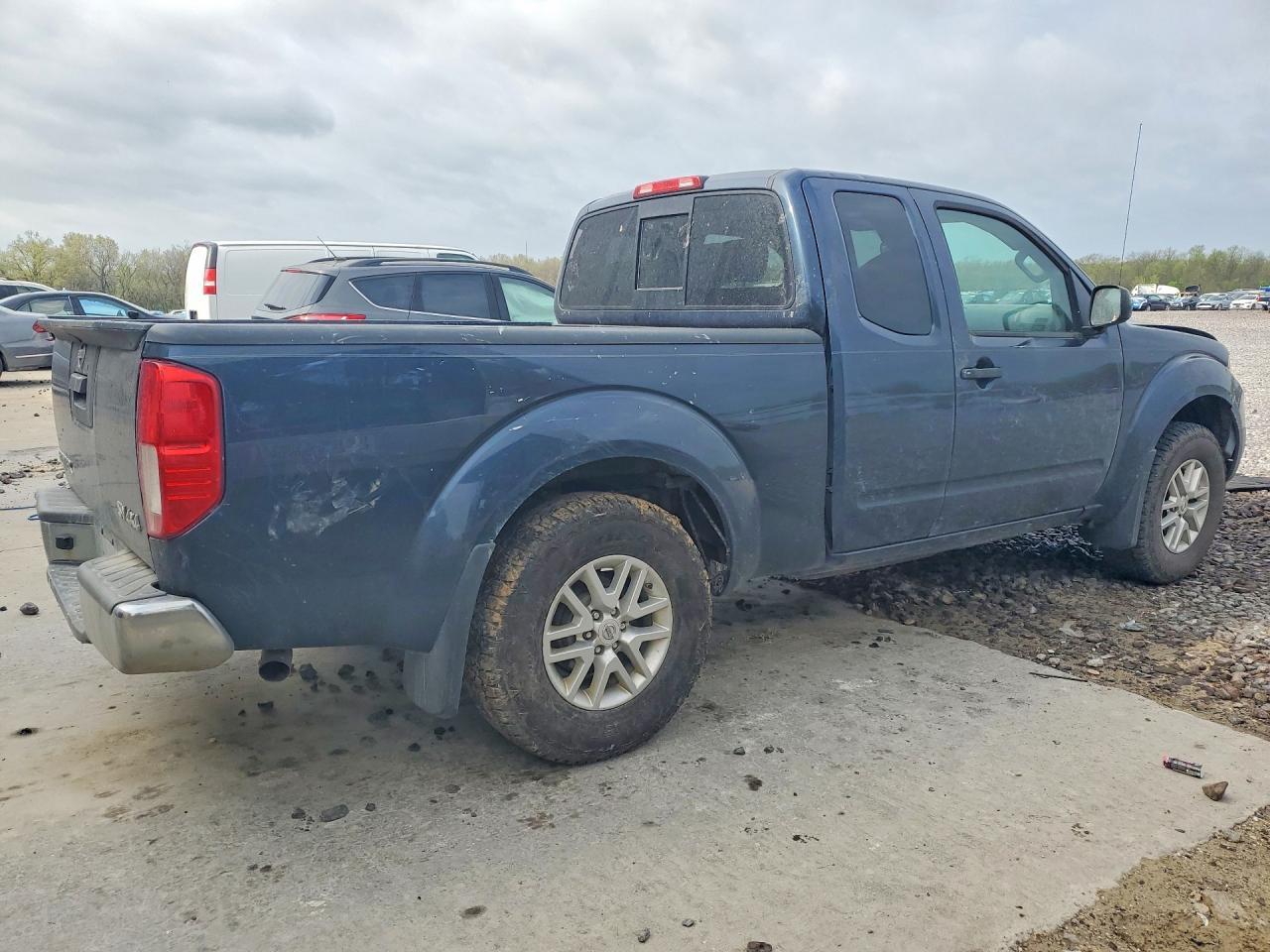 2015 Nissan Frontier Sv V6 - Image 3