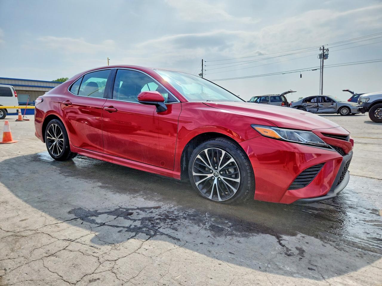 2020 Toyota Camry Se - Фото 4