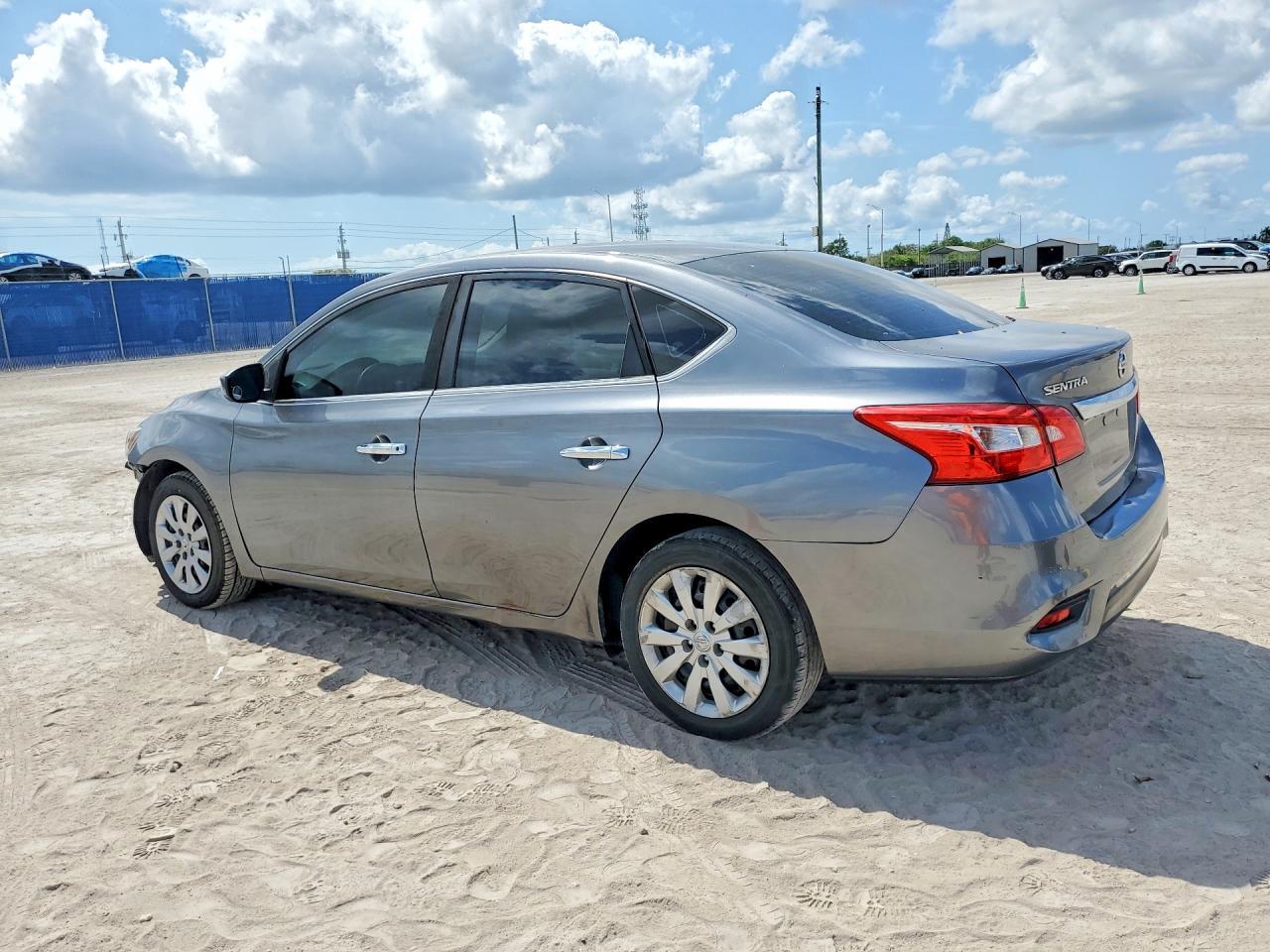 2019 Nissan Sentra S - Фото 2