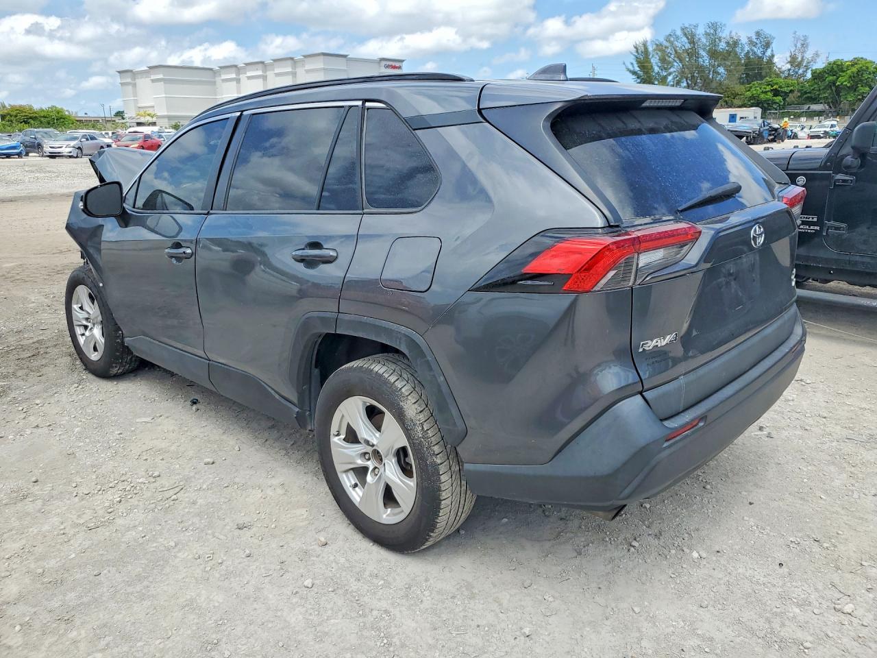 2021 Toyota Rav4 Xle - Фото 2