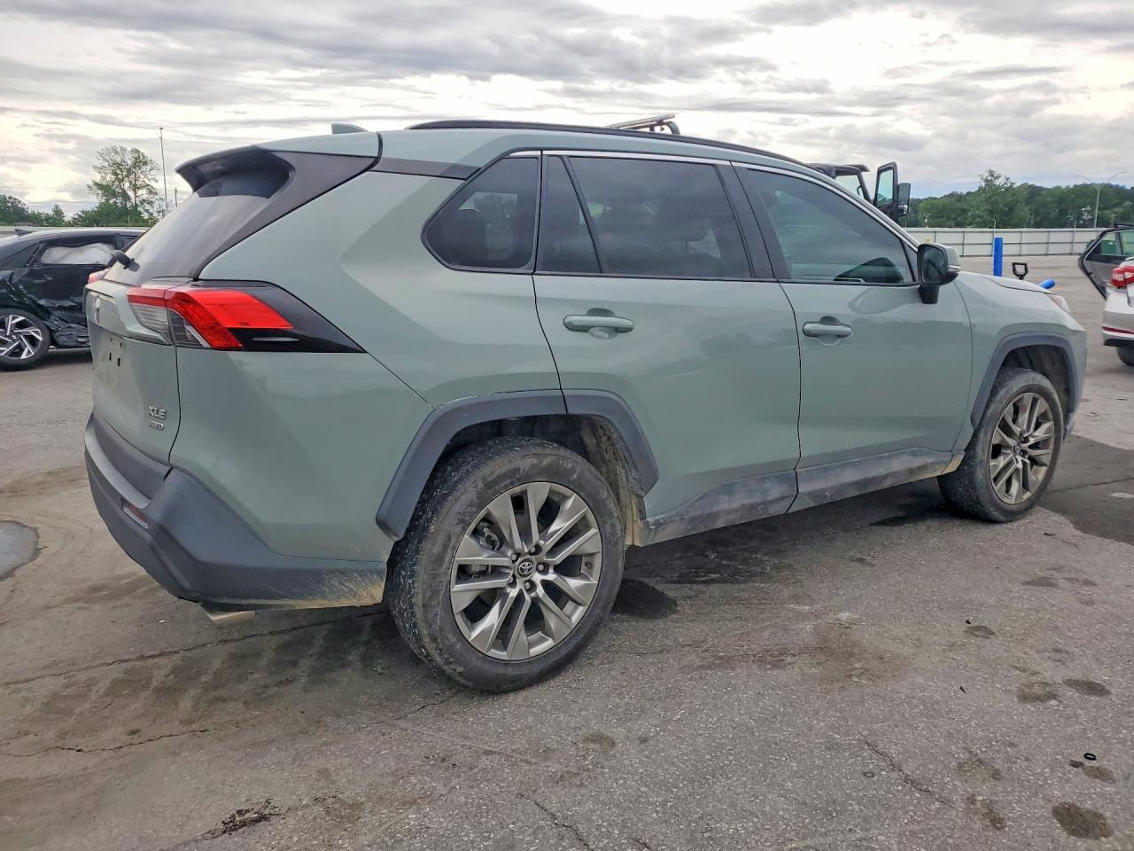 2020 Toyota Rav4 Xle Premium - Image 3