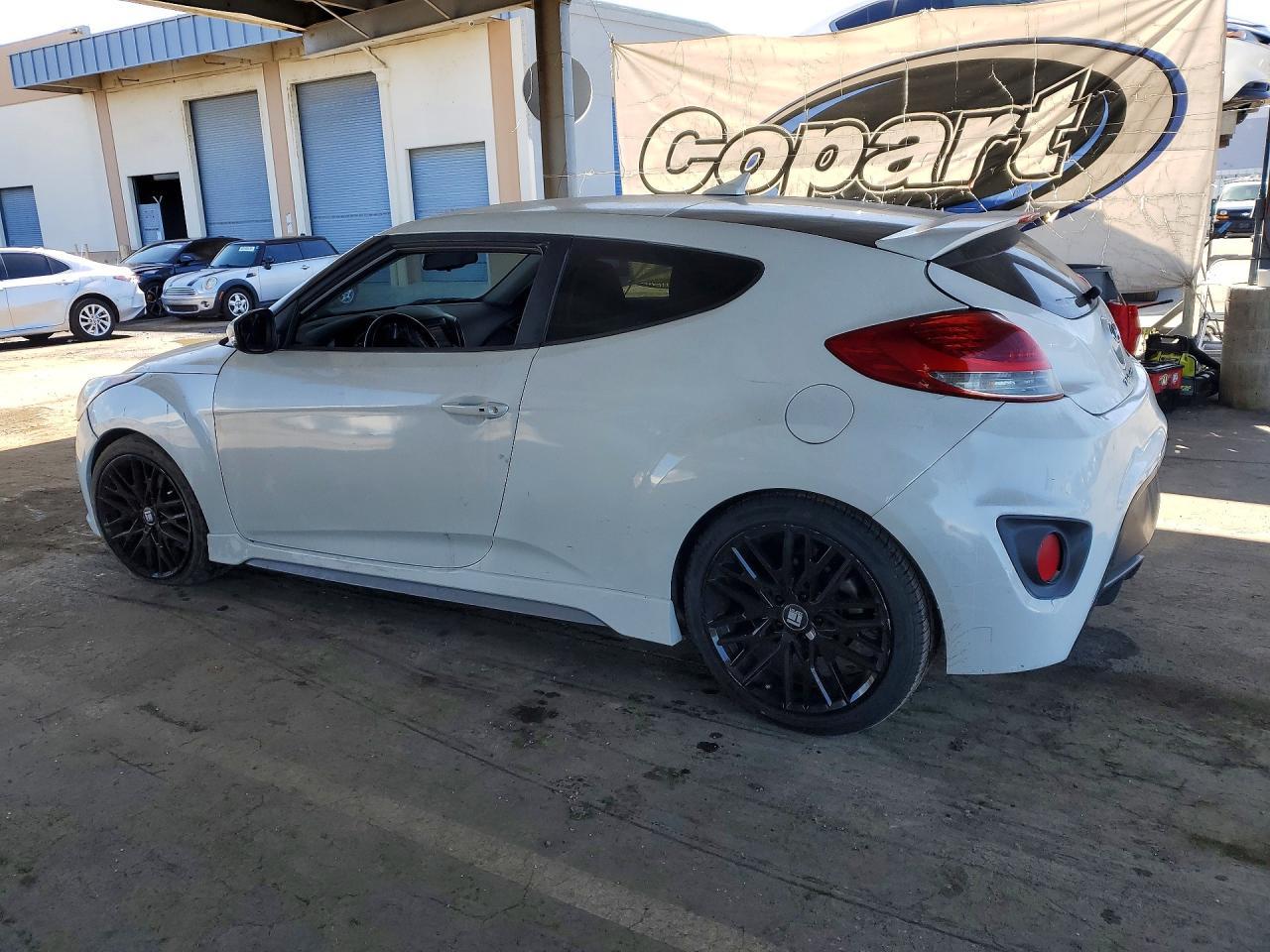 2015 Hyundai Veloster Turbo - Фото 2