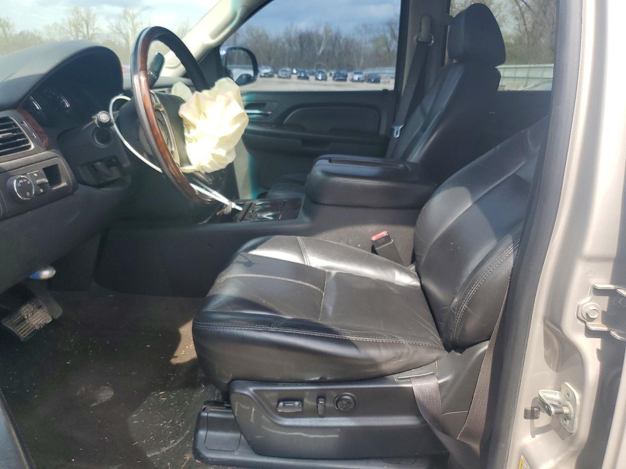 2007 GMC Yukon Denali - Image 7