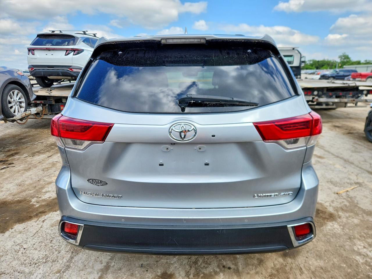 2017 Toyota Highlander Limited Platinum - Image 6
