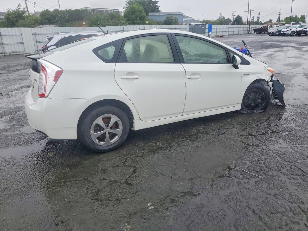 2015 Toyota Prius Two - Image 3